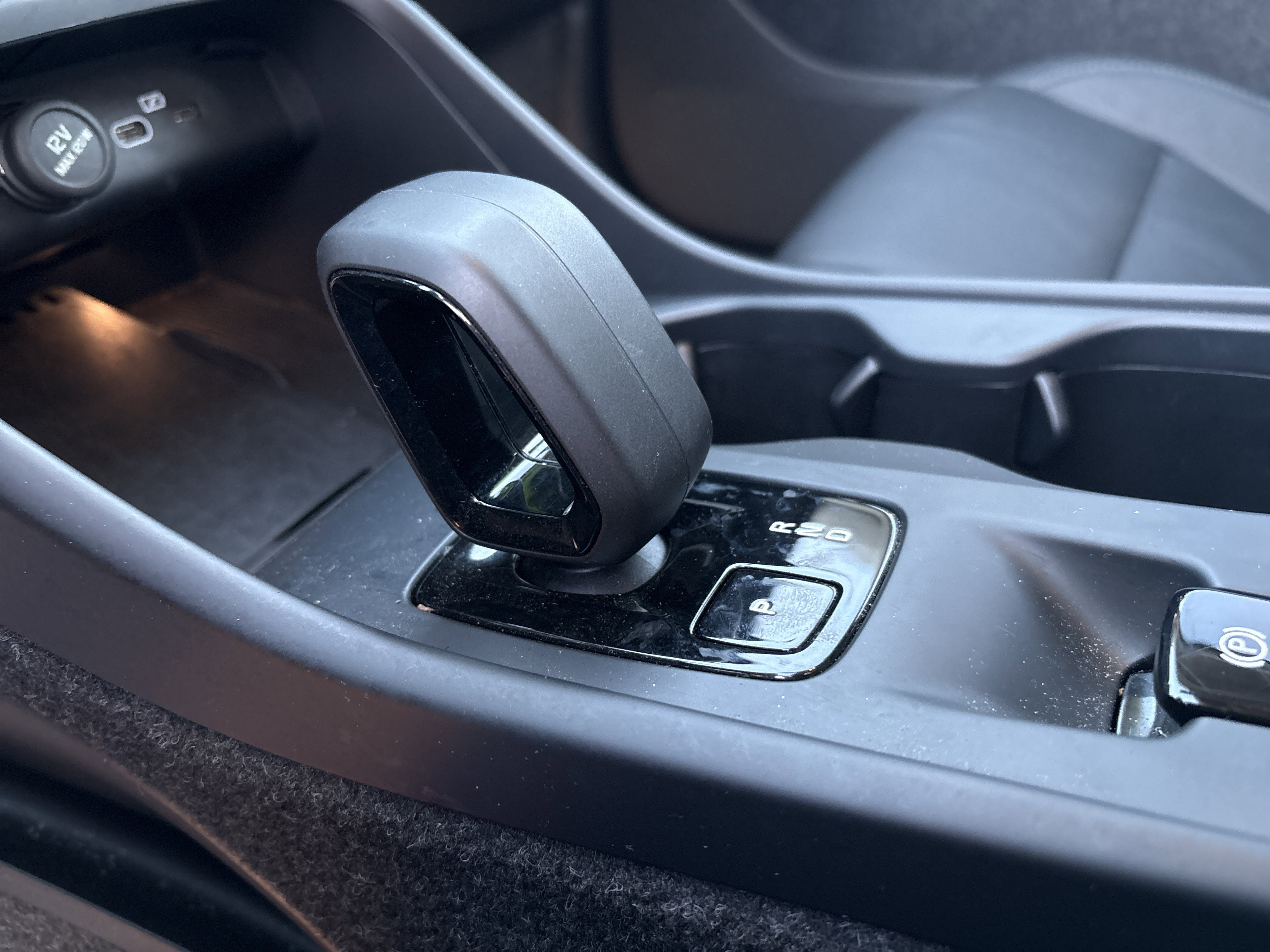 2025 Volvo XC40 Core Bright Theme