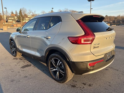 2025 Volvo XC40 Core Bright Theme