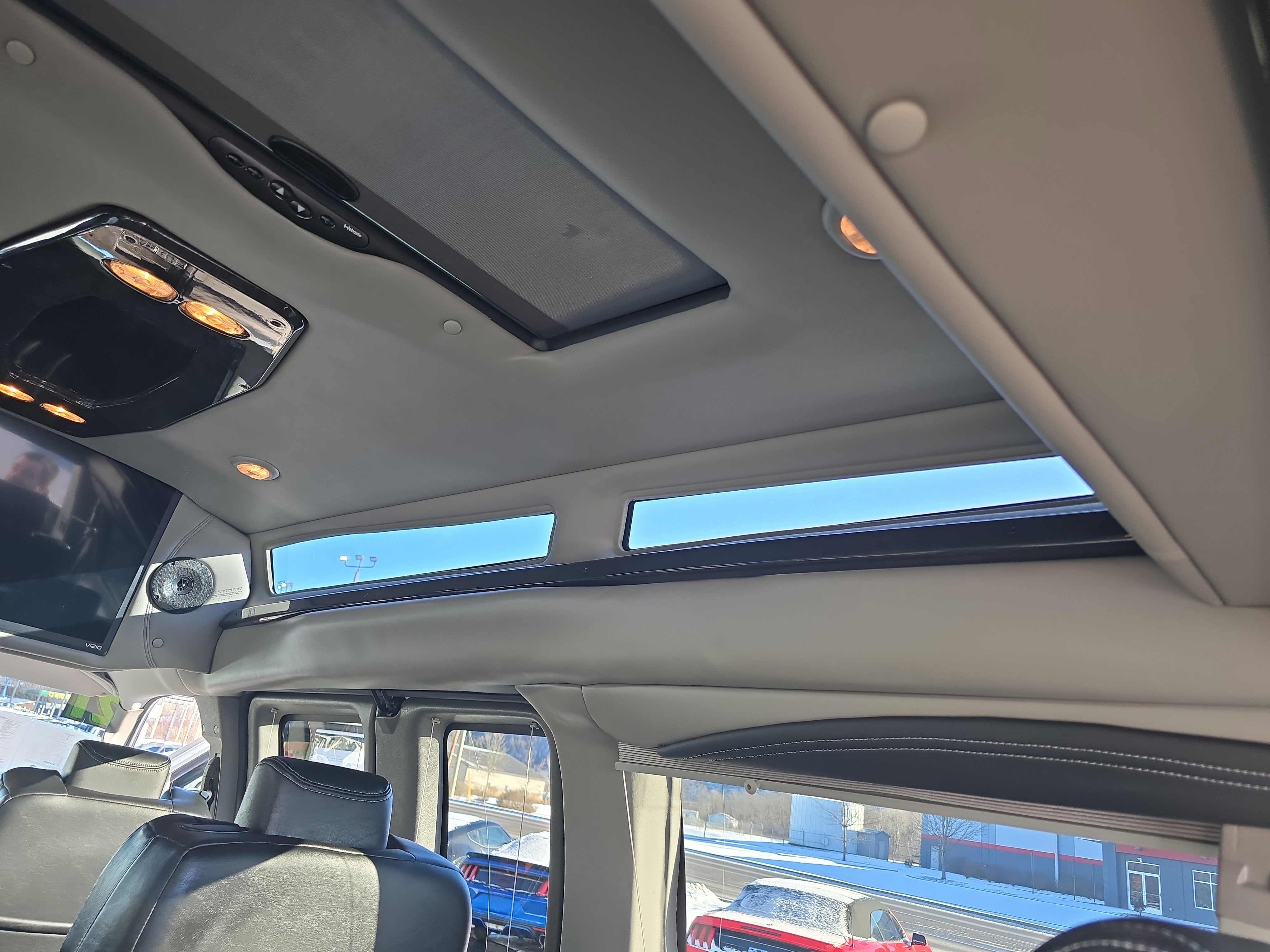 2021 Chevrolet Express Passenger 2500 1LS