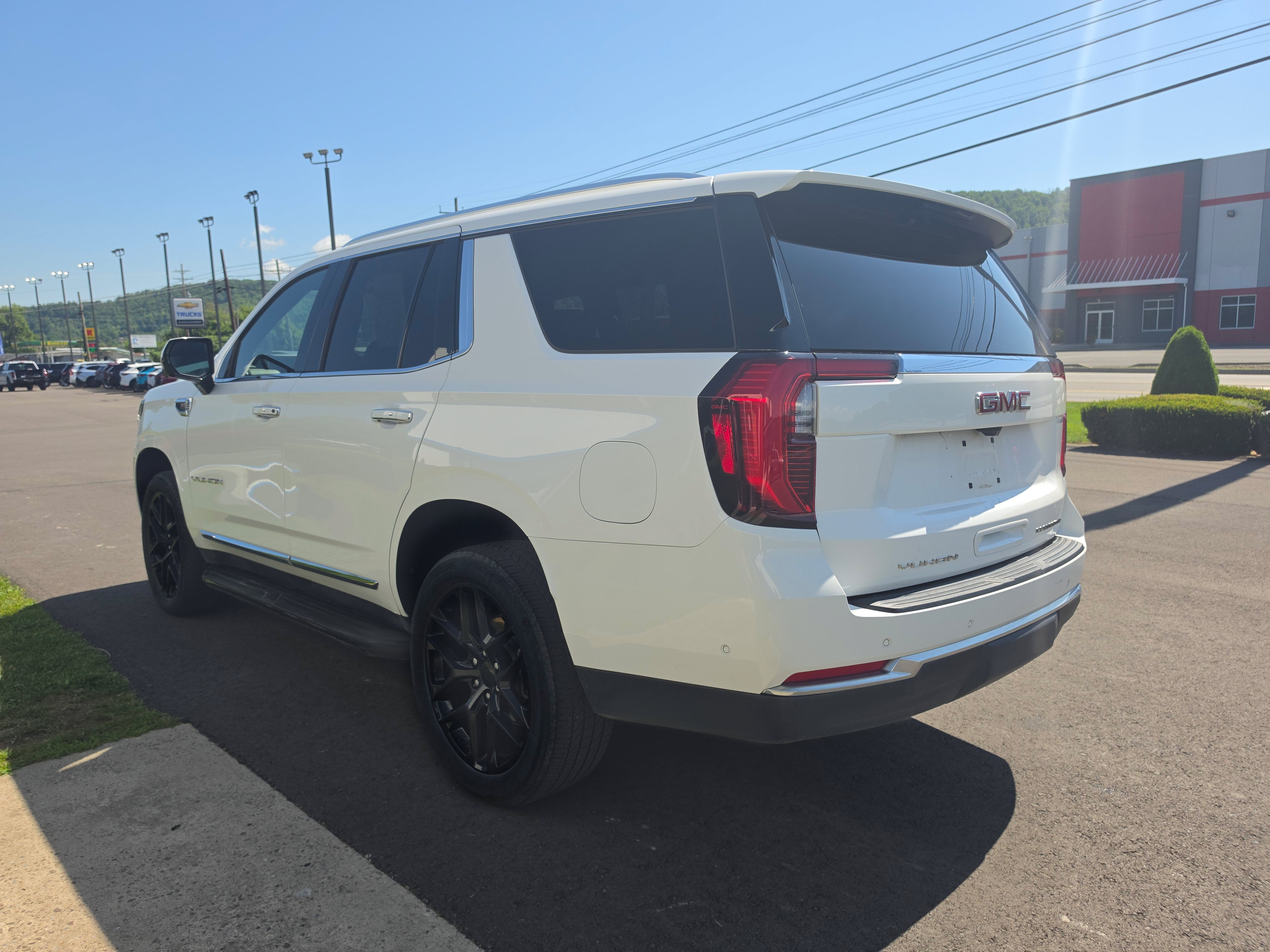 2025 GMC Yukon Elevation
