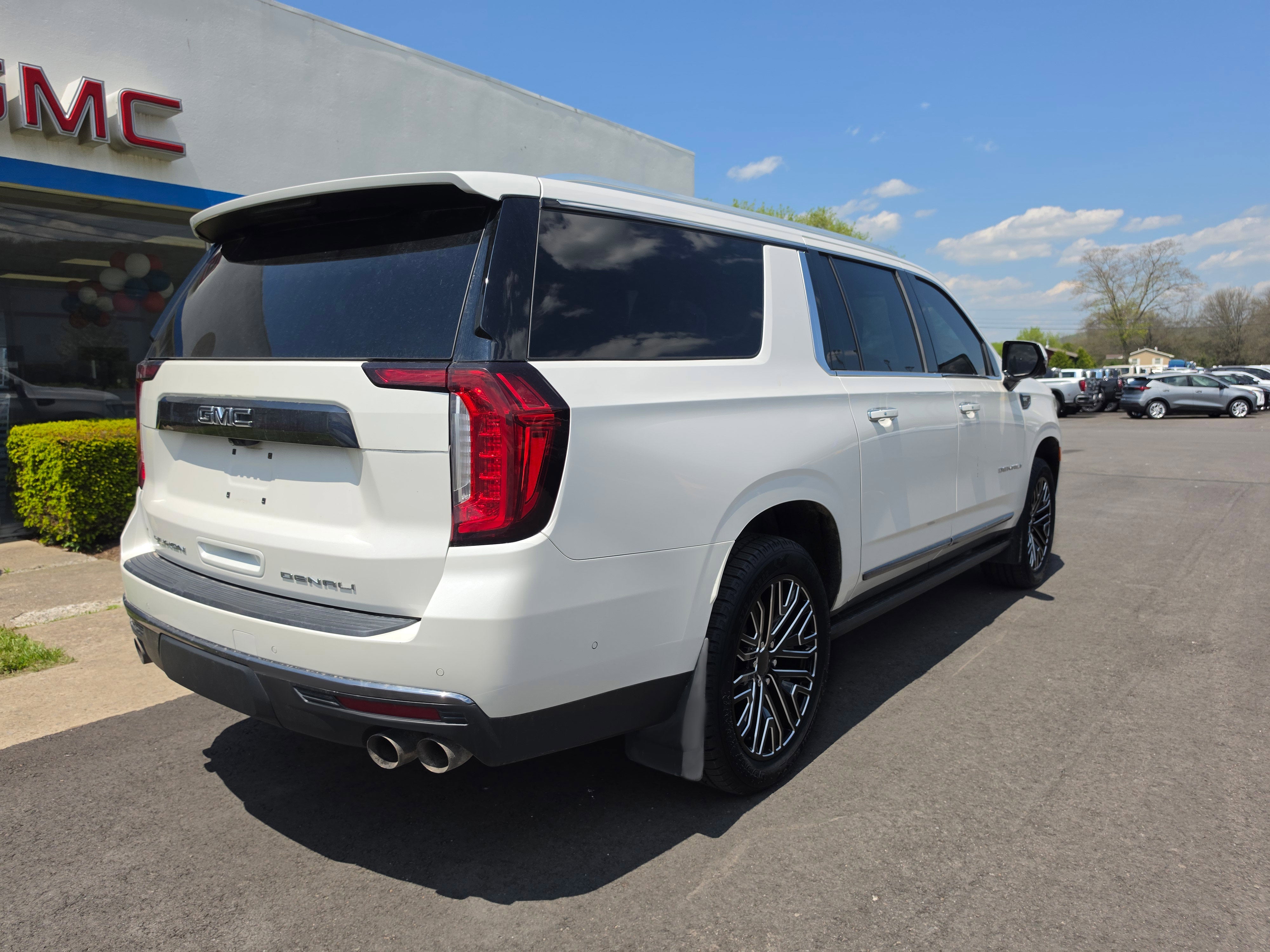 2023 GMC Yukon XL Denali Ultimate
