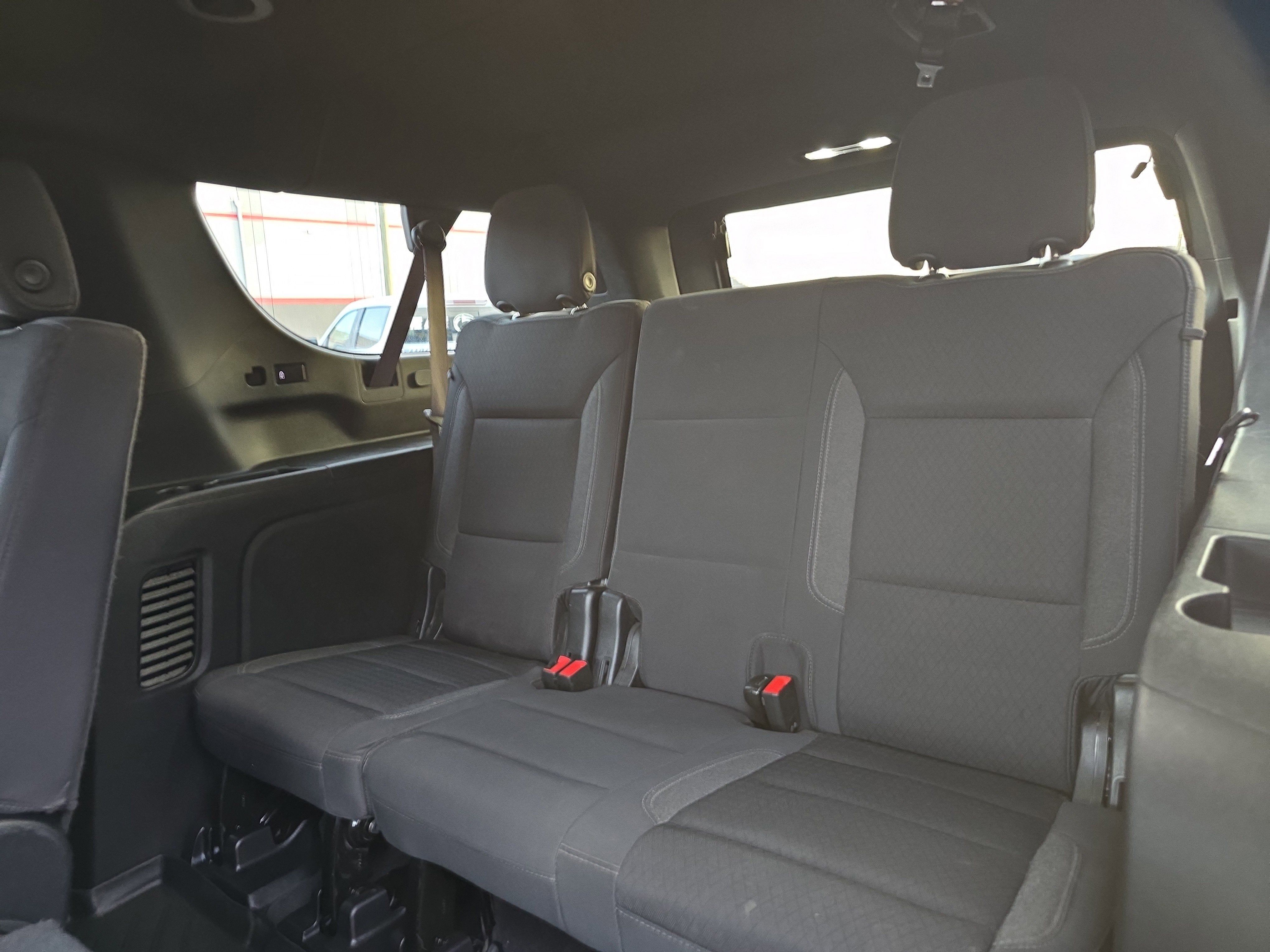 2022 Chevrolet Suburban LS