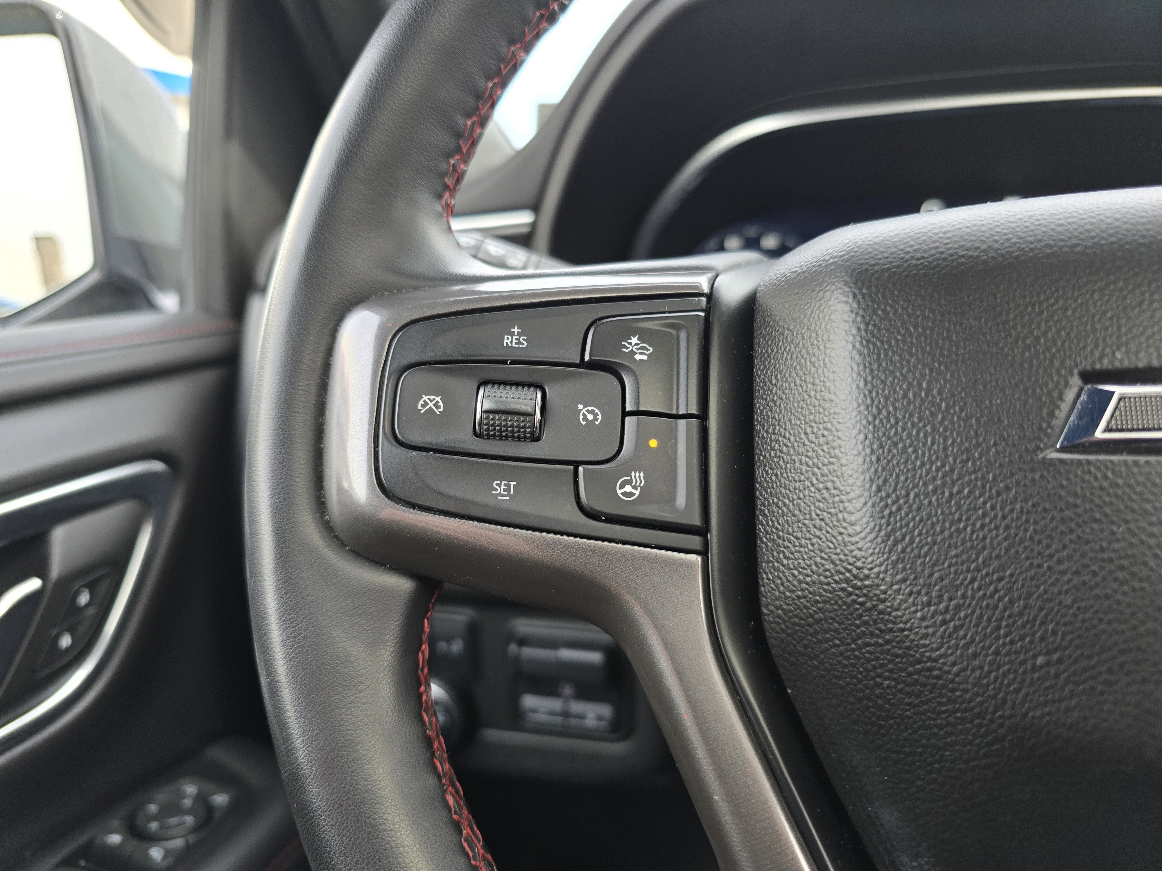 2023 Chevrolet Suburban RST