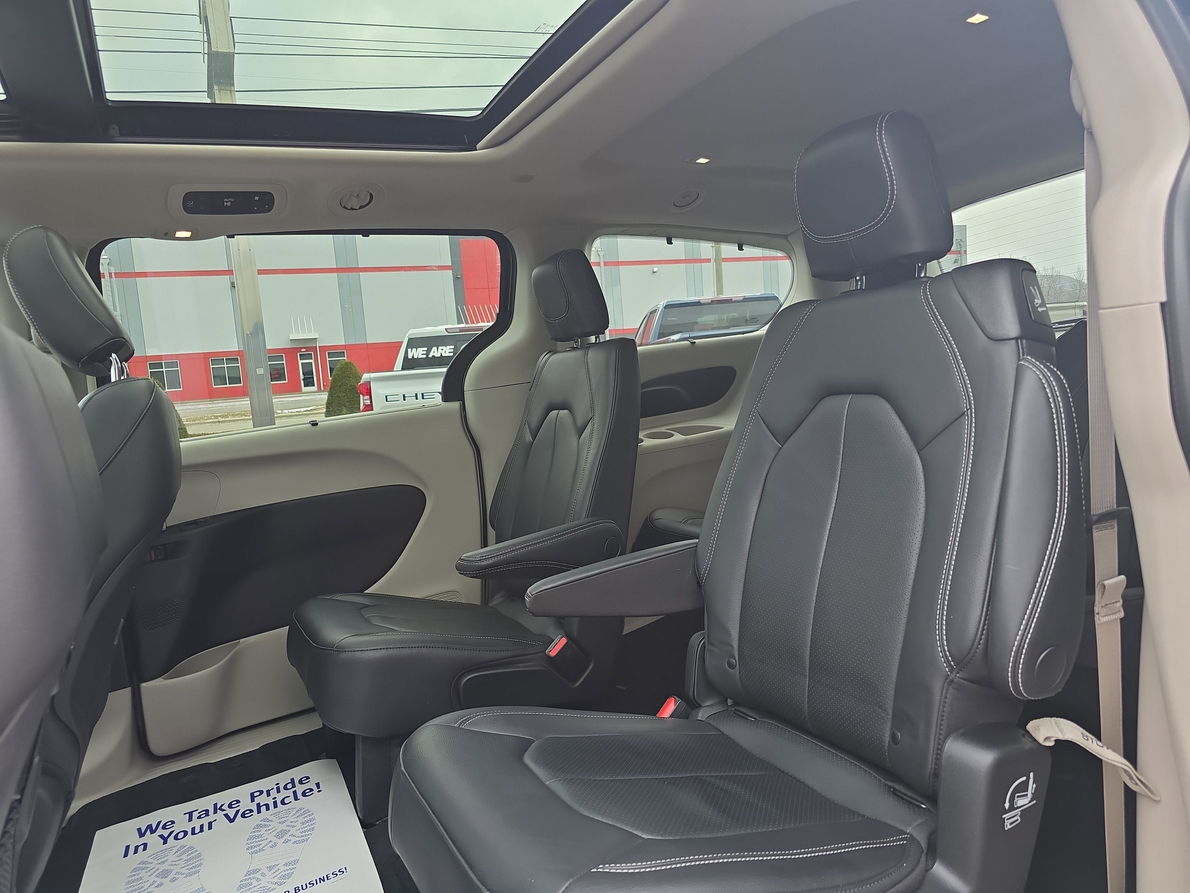 2022 Chrysler Pacifica Touring L