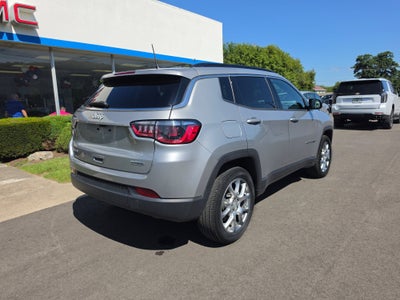 2023 Jeep Compass Latitude Lux