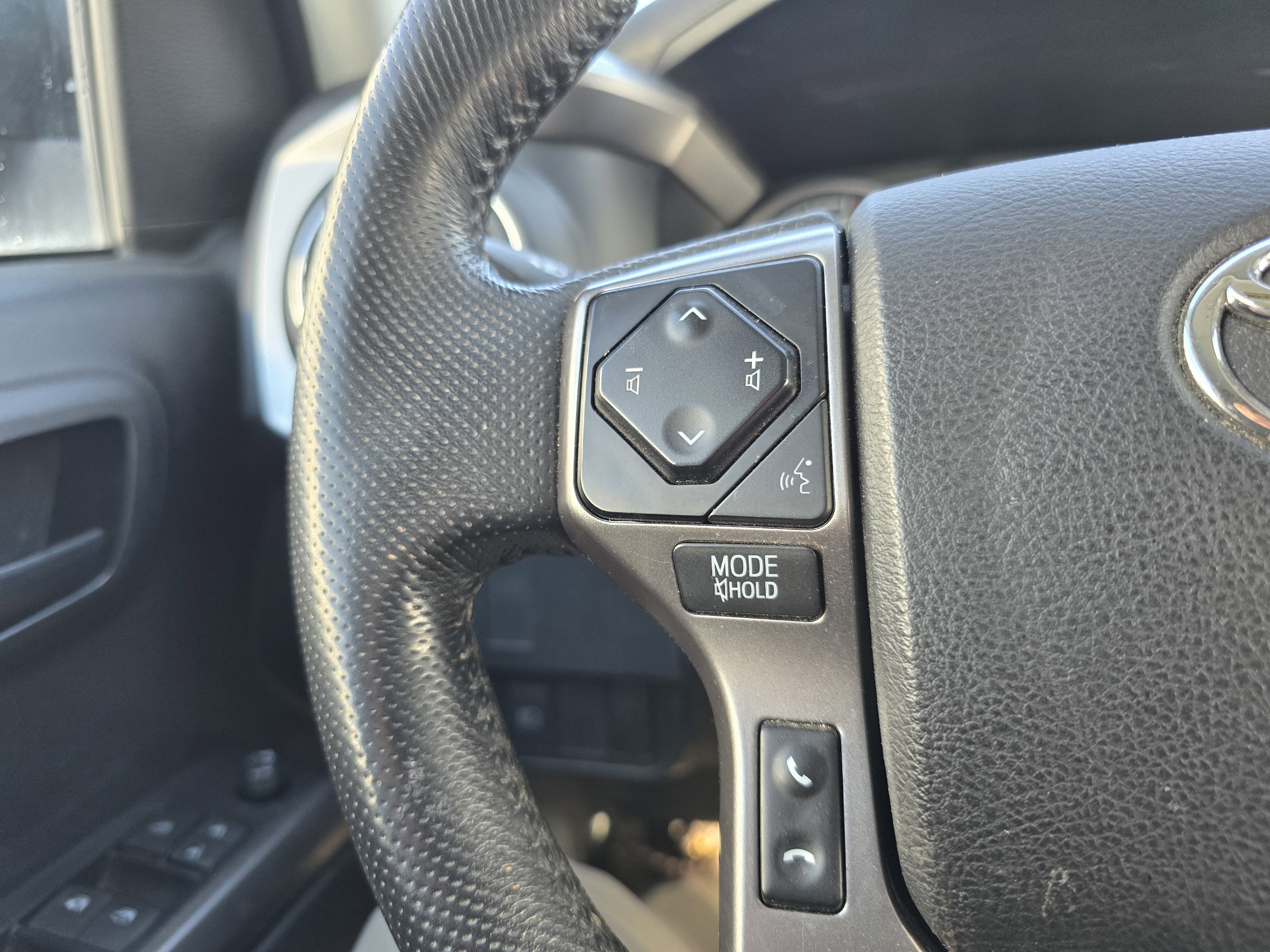 2022 Toyota Tacoma 4WD SR5