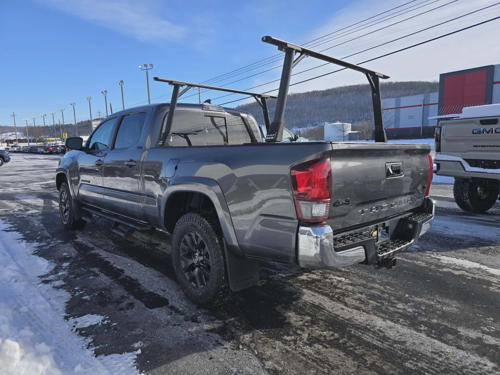 2022 Toyota Tacoma 4WD SR5