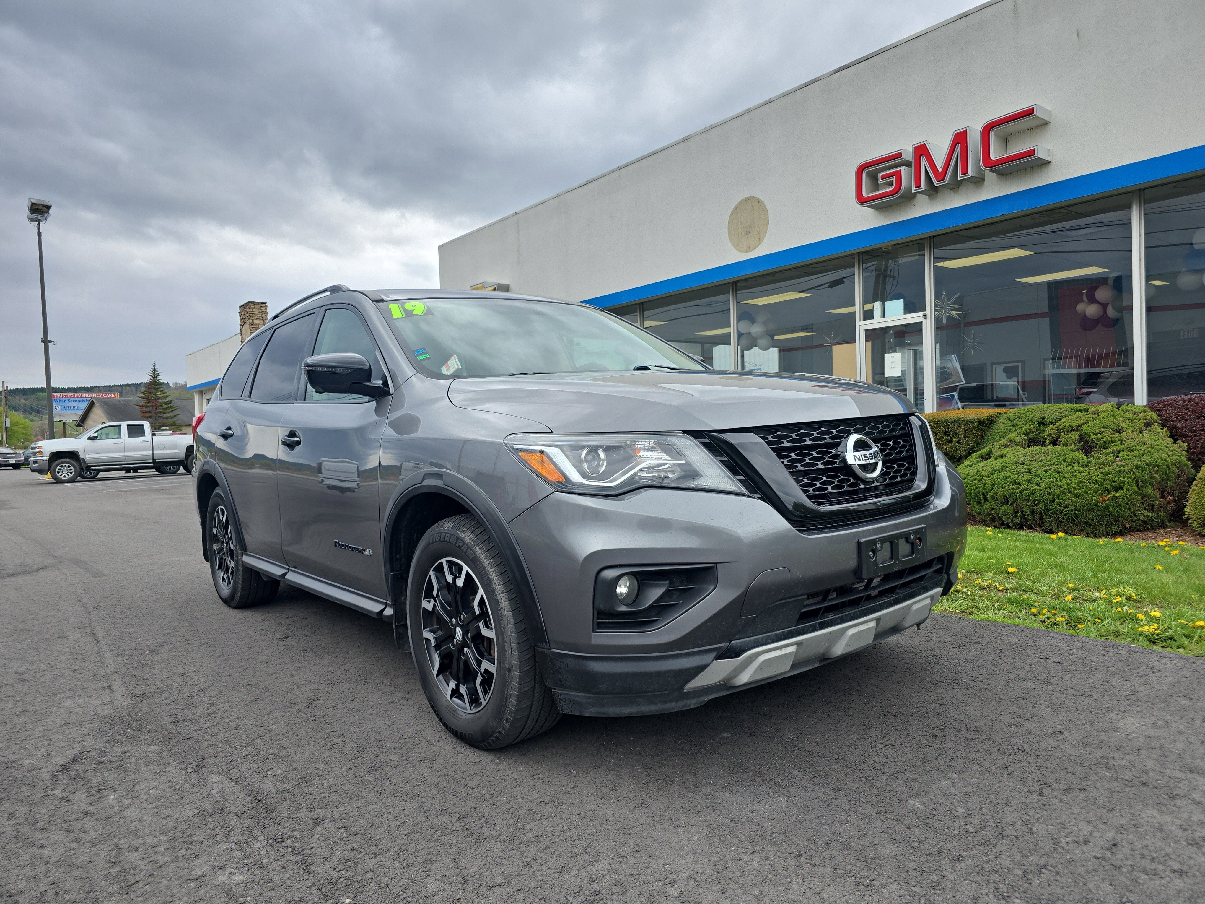 2019 Nissan Pathfinder SL