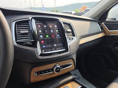 2024 Volvo XC90 Plus Bright Theme