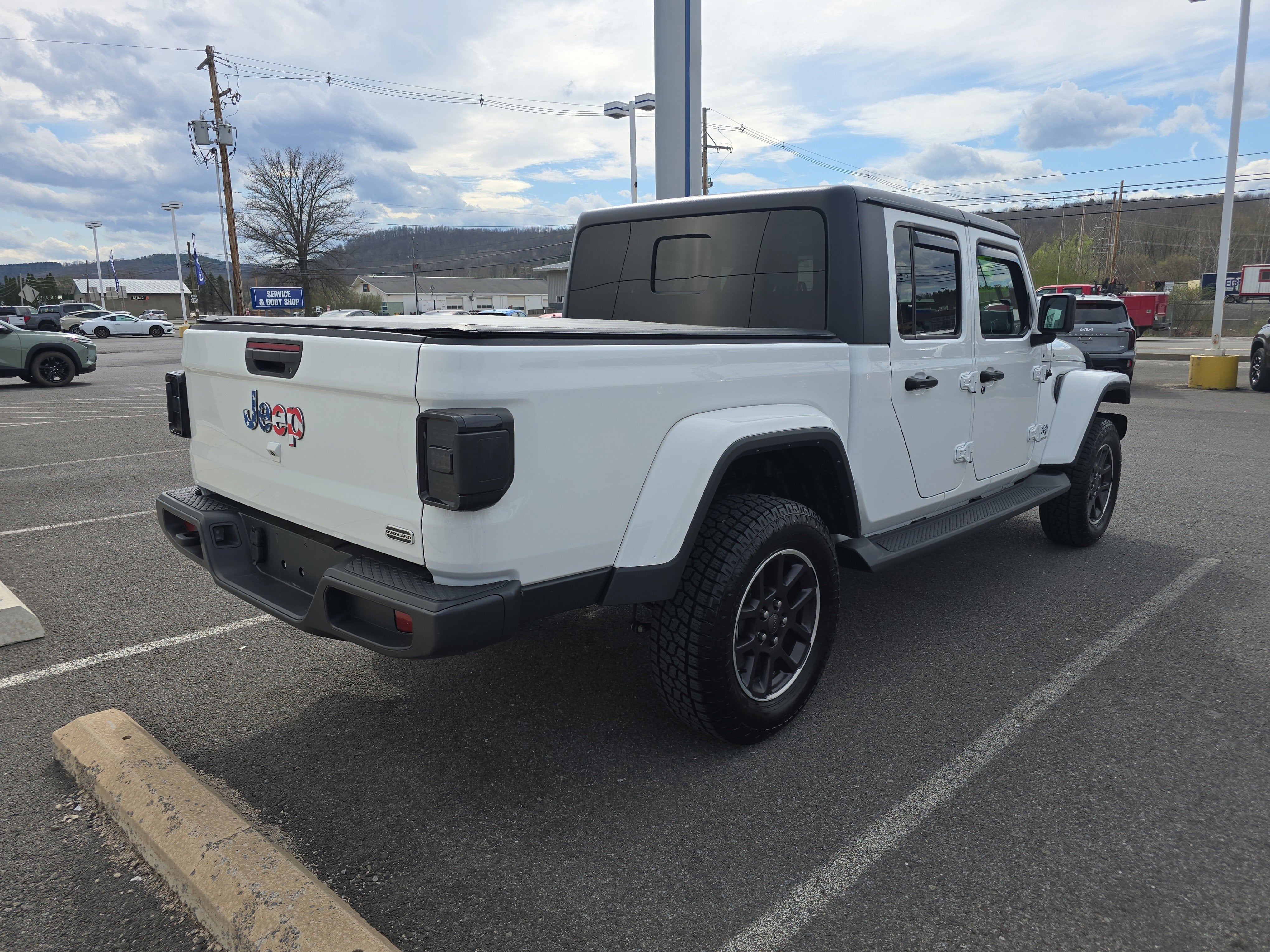 2023 Jeep Gladiator Overland