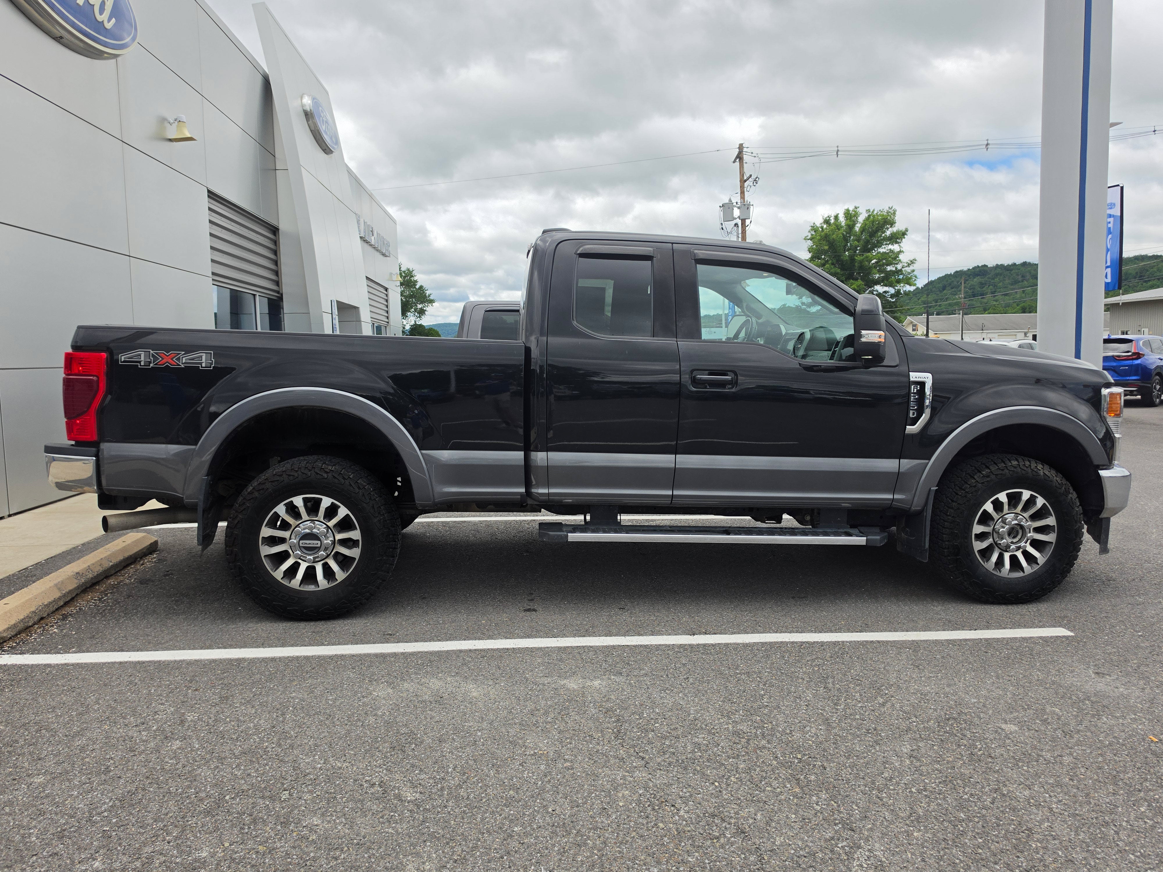 2021 Ford Super Duty F-250 SRW LARIAT