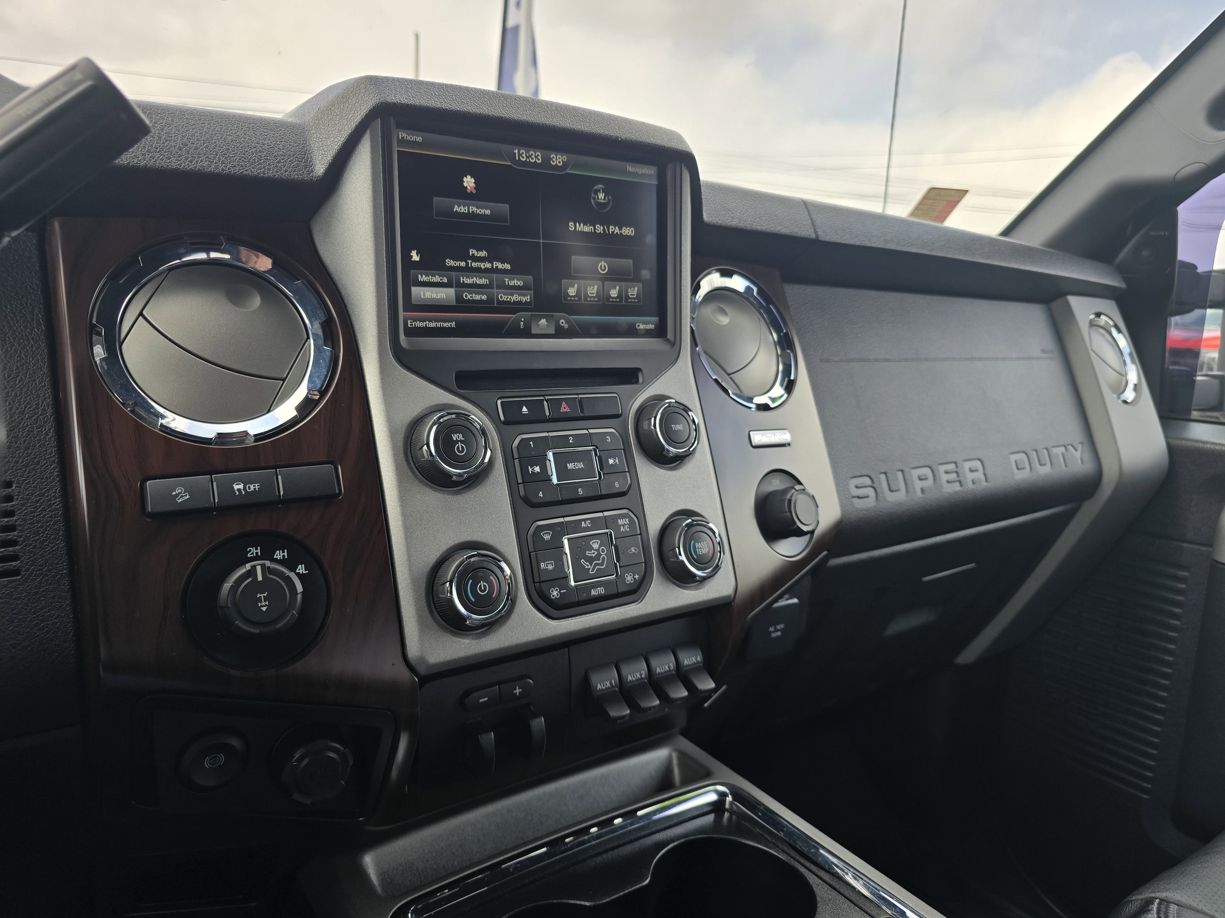 2016 Ford Super Duty F-350 SRW Lariat