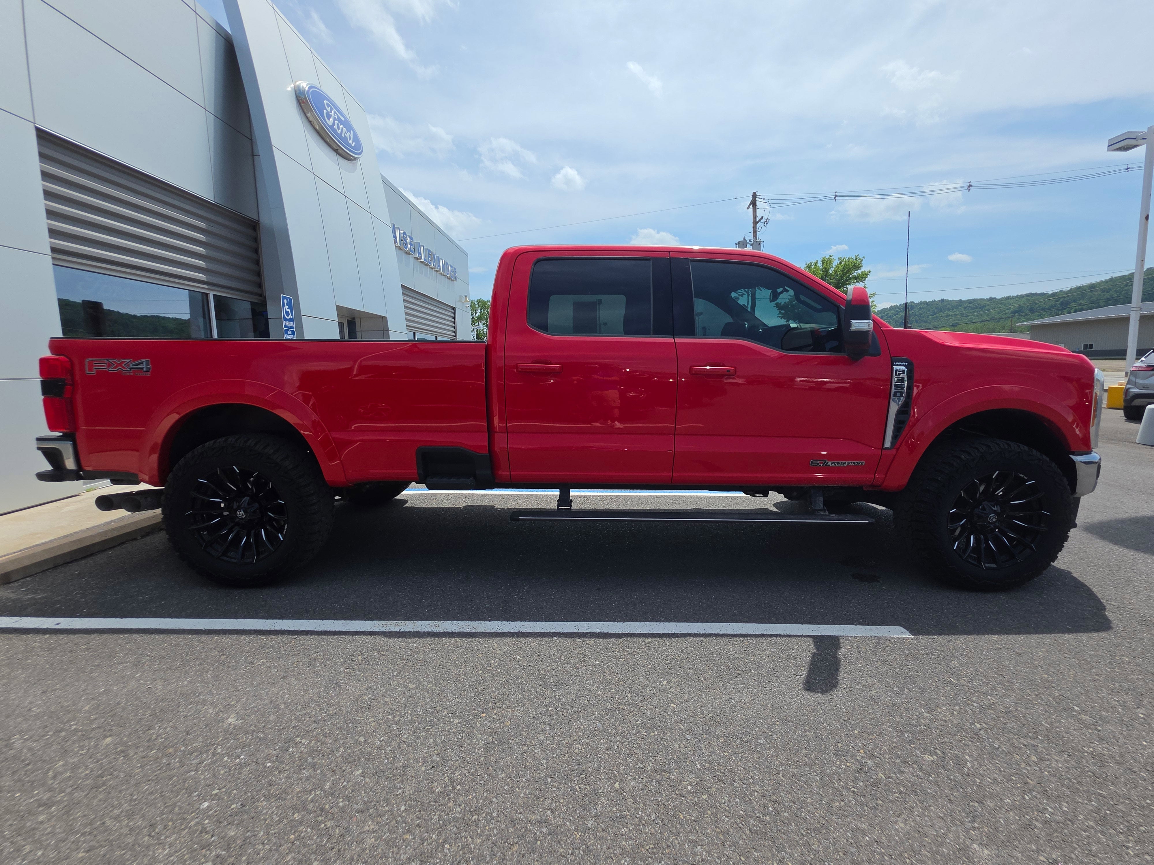 2023 Ford Super Duty F-350 SRW LARIAT