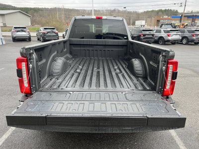 2025 Ford Super Duty F-350 DRW LARIAT
