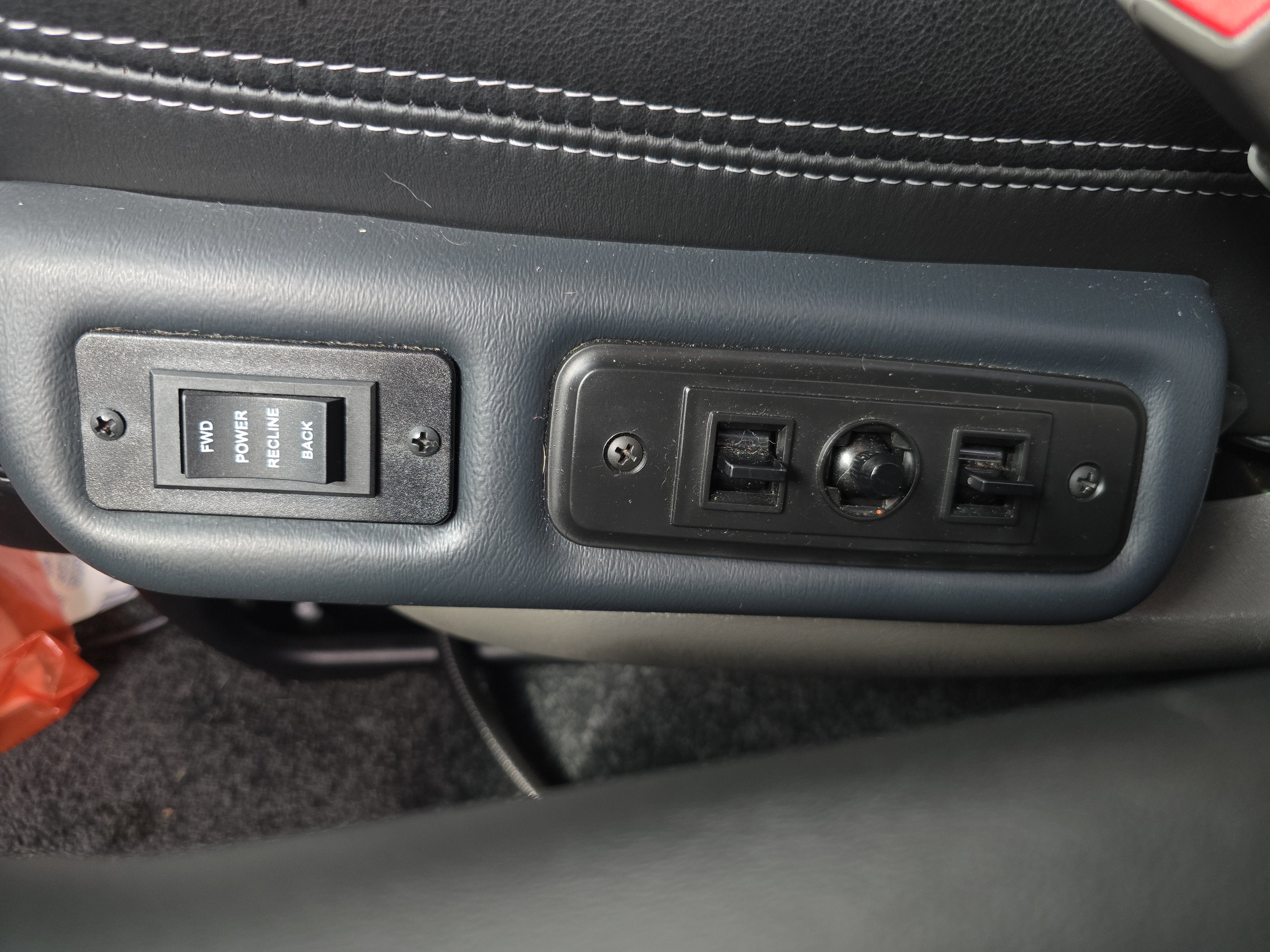 2021 Chevrolet Express Passenger LS