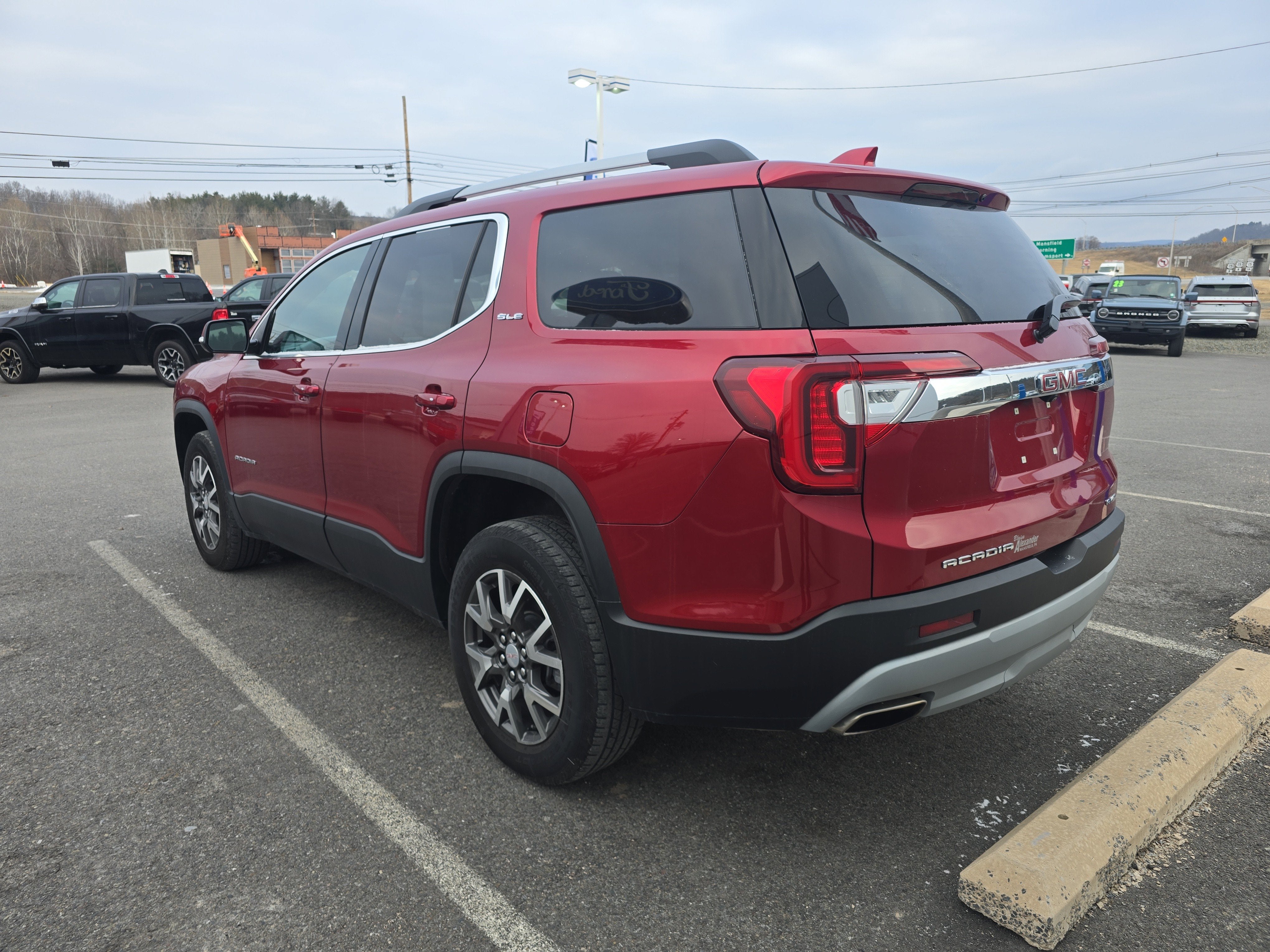 2023 GMC Acadia SLE