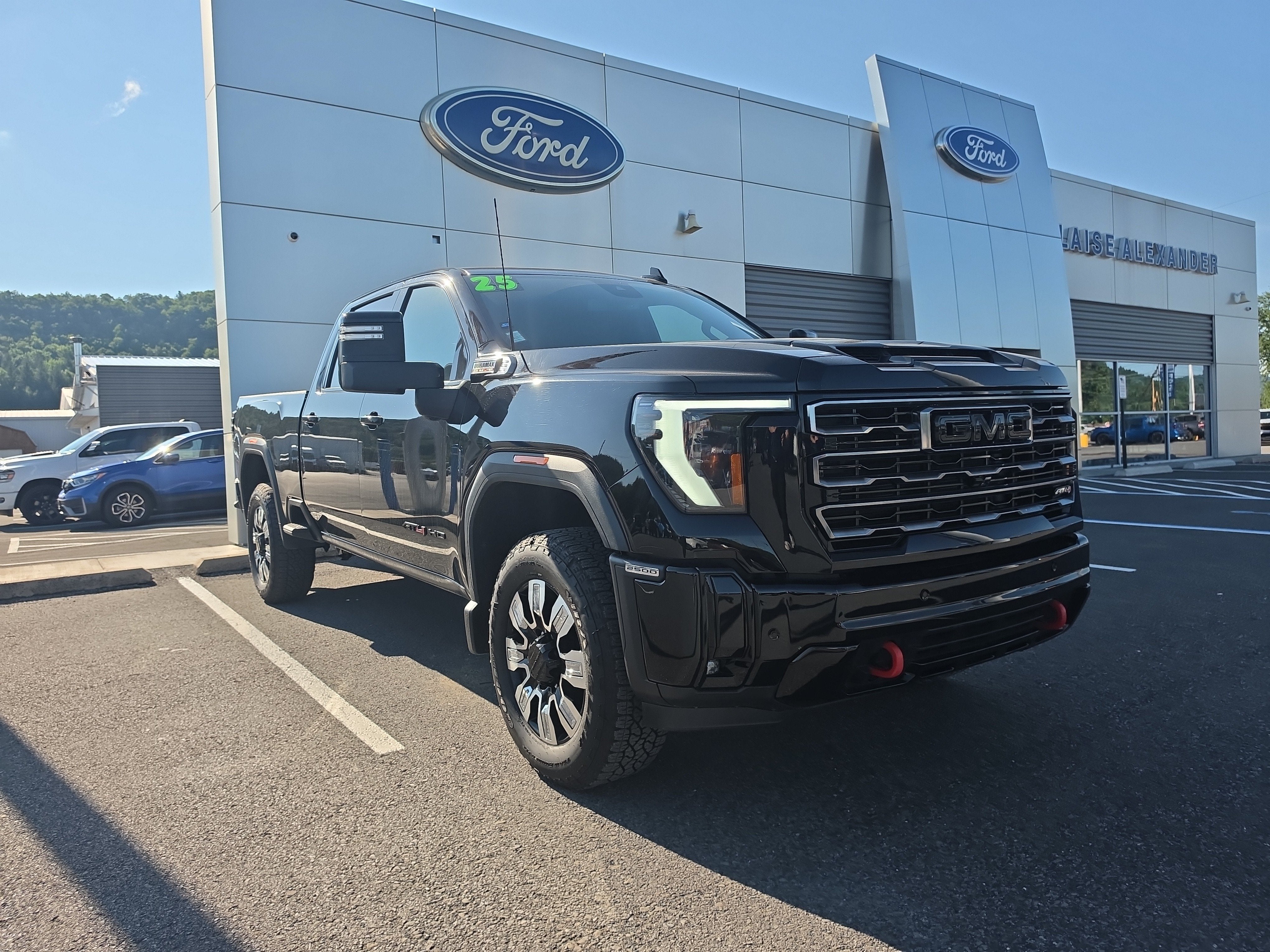 2025 GMC Sierra 2500HD AT4
