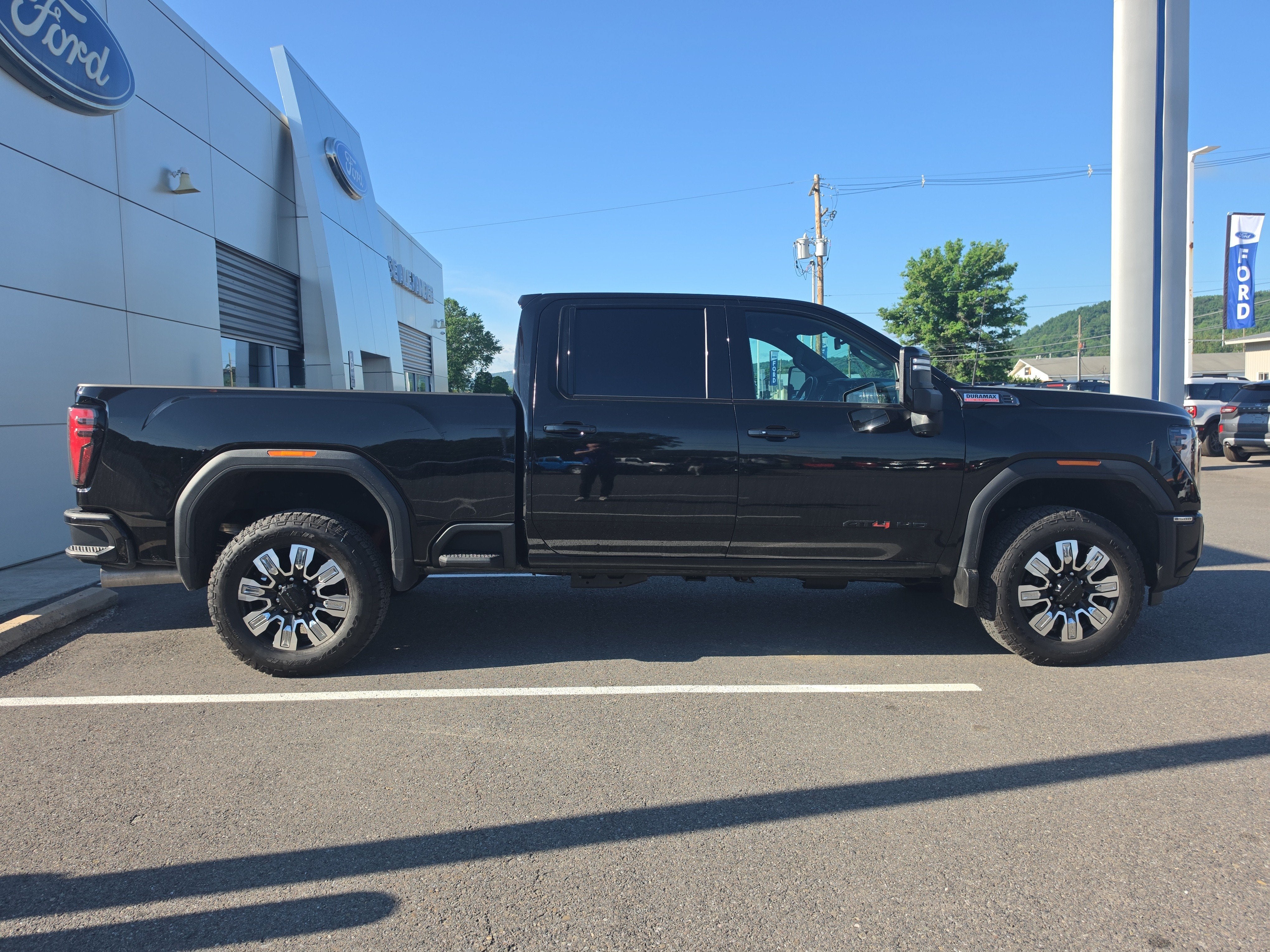 2025 GMC Sierra 2500HD AT4