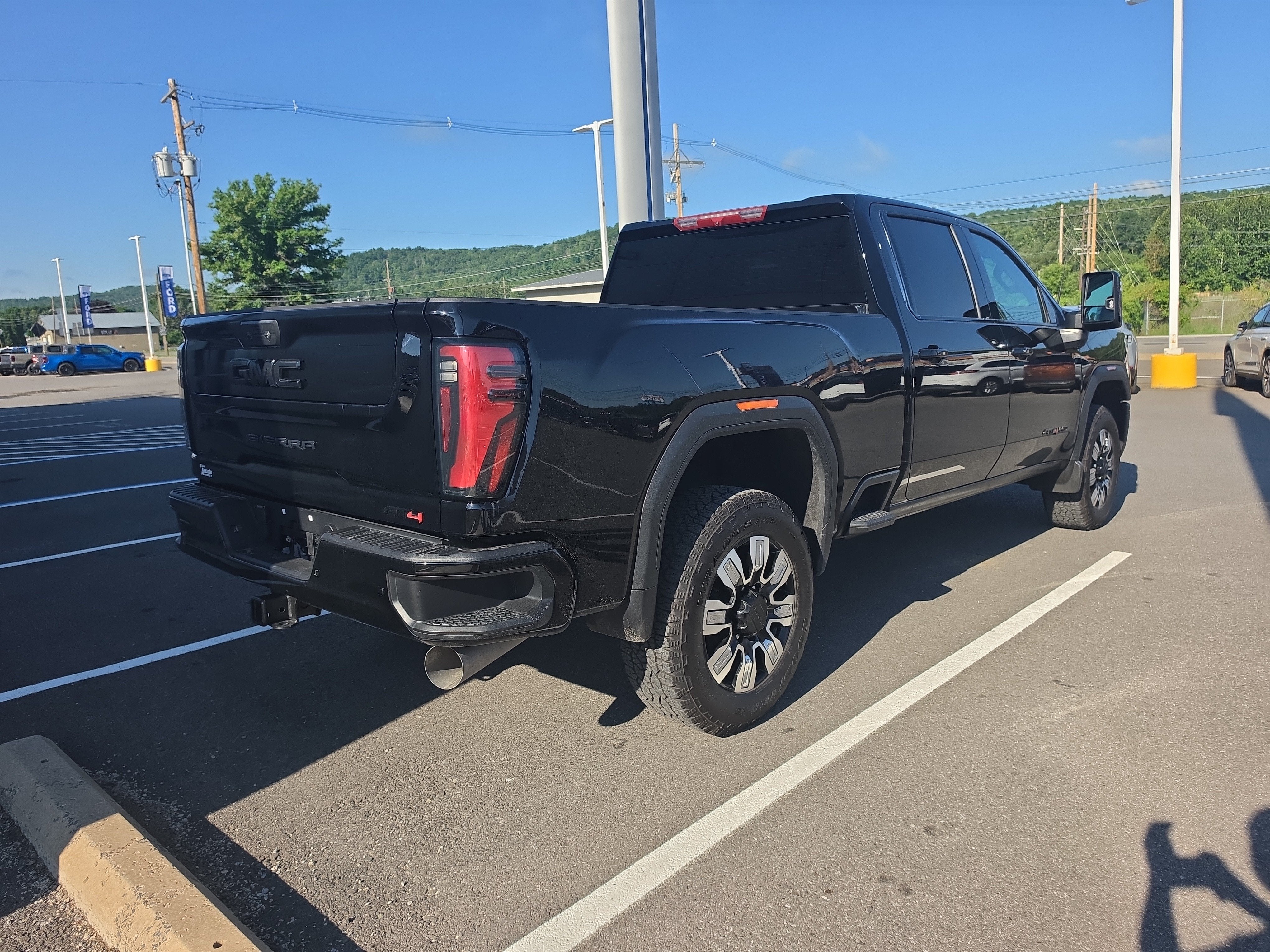2025 GMC Sierra 2500HD AT4