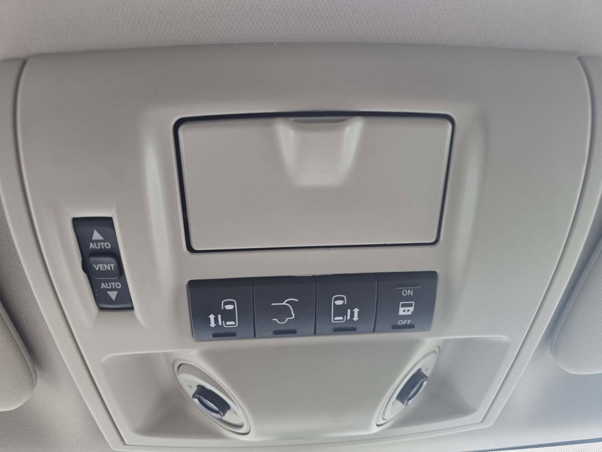 2012 Chrysler Town & Country Limited