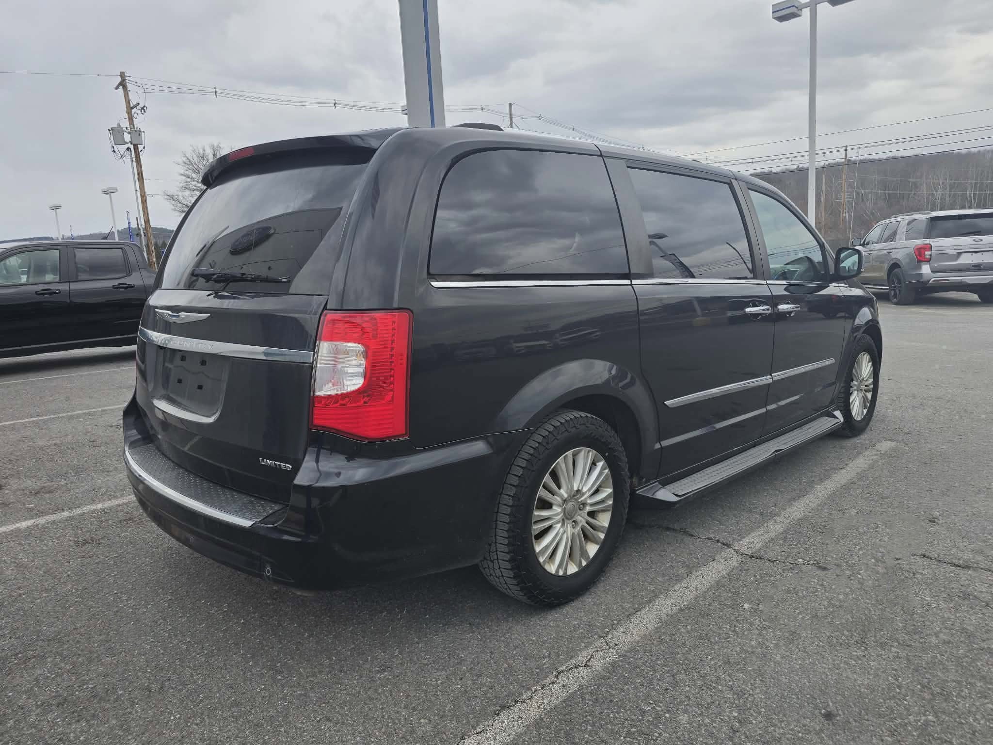2012 Chrysler Town & Country Limited