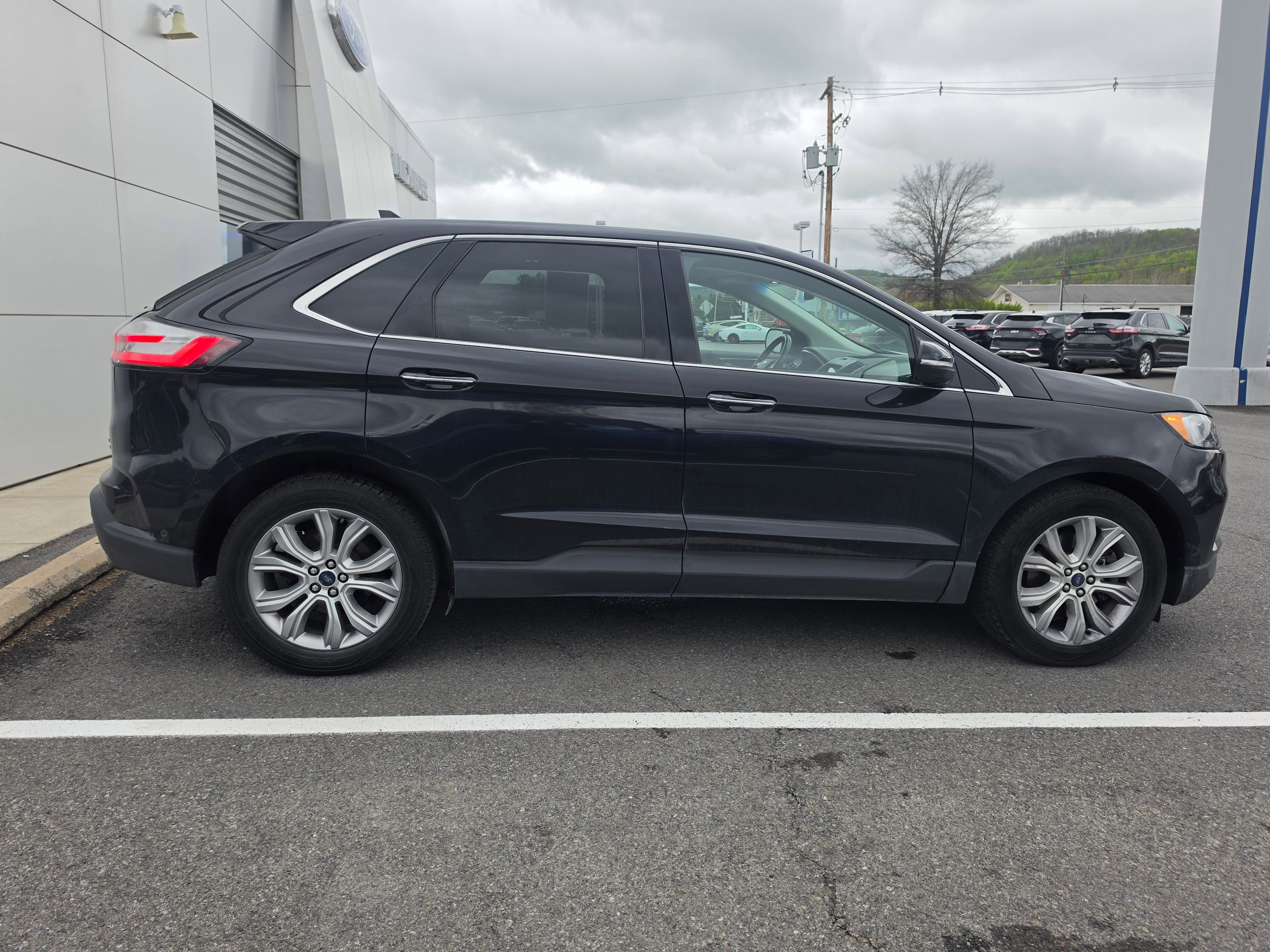 2020 Ford Edge Titanium