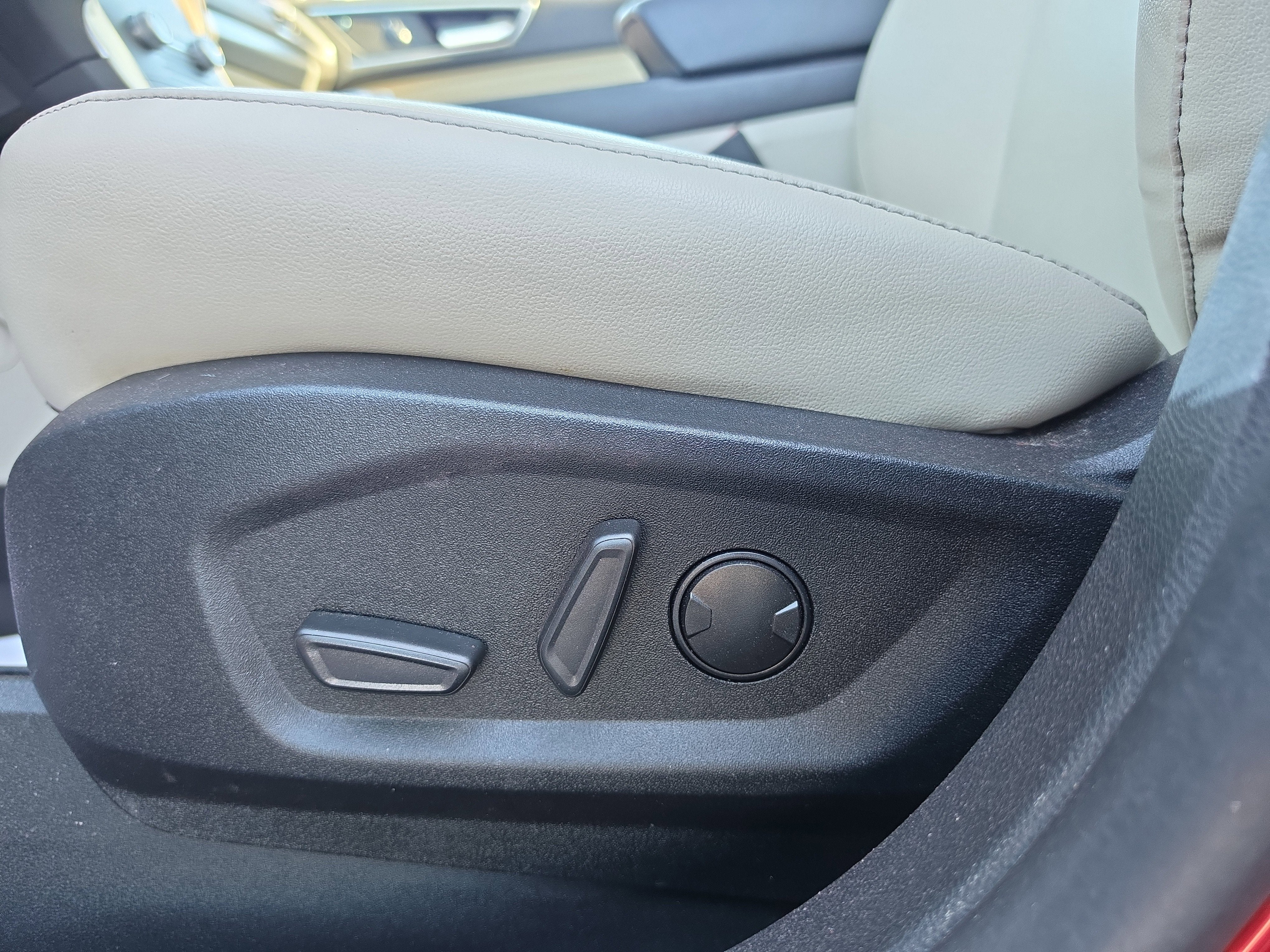 2021 Ford Edge Titanium
