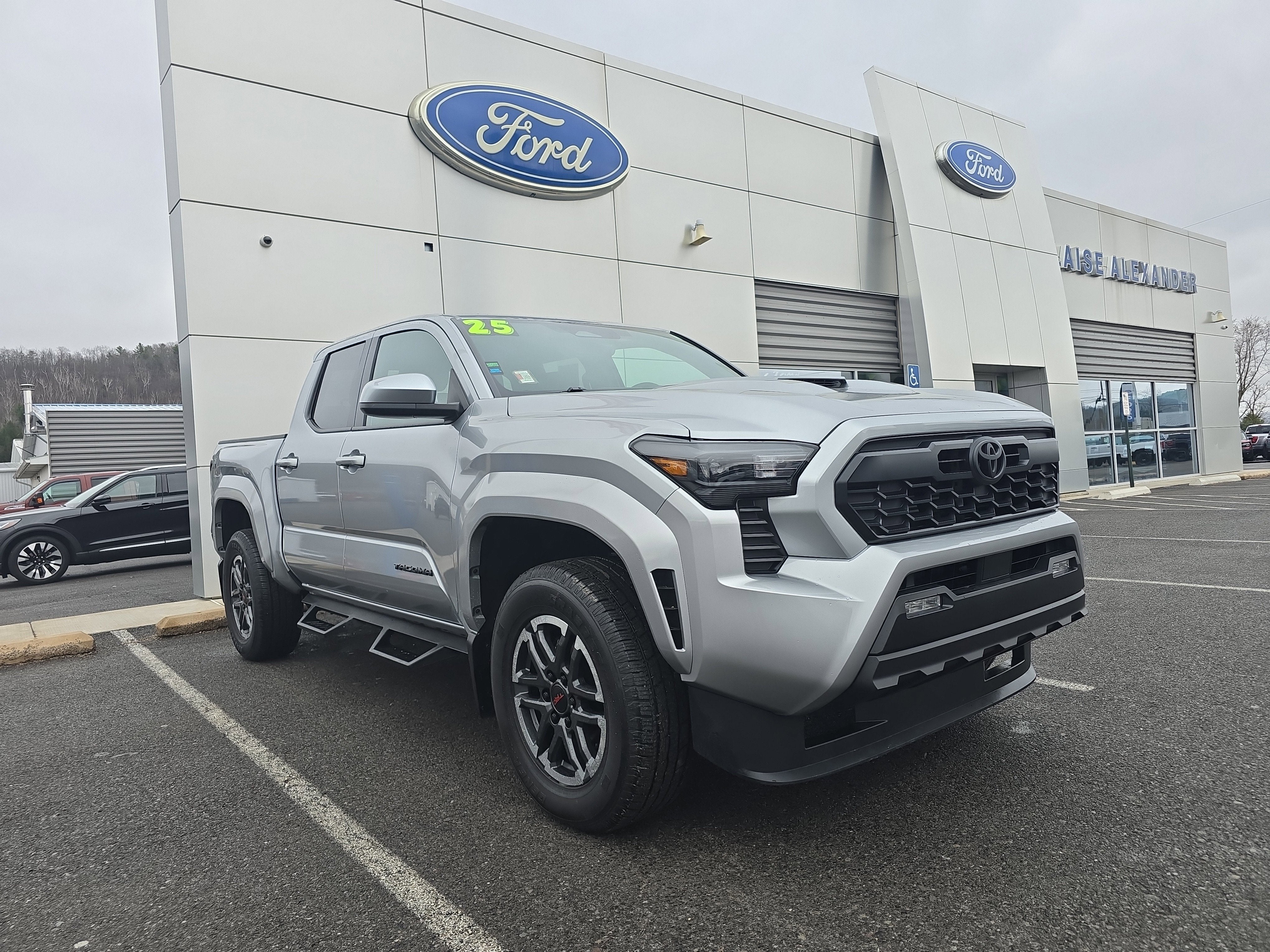 2025 Toyota Tacoma 4WD TRD Sport