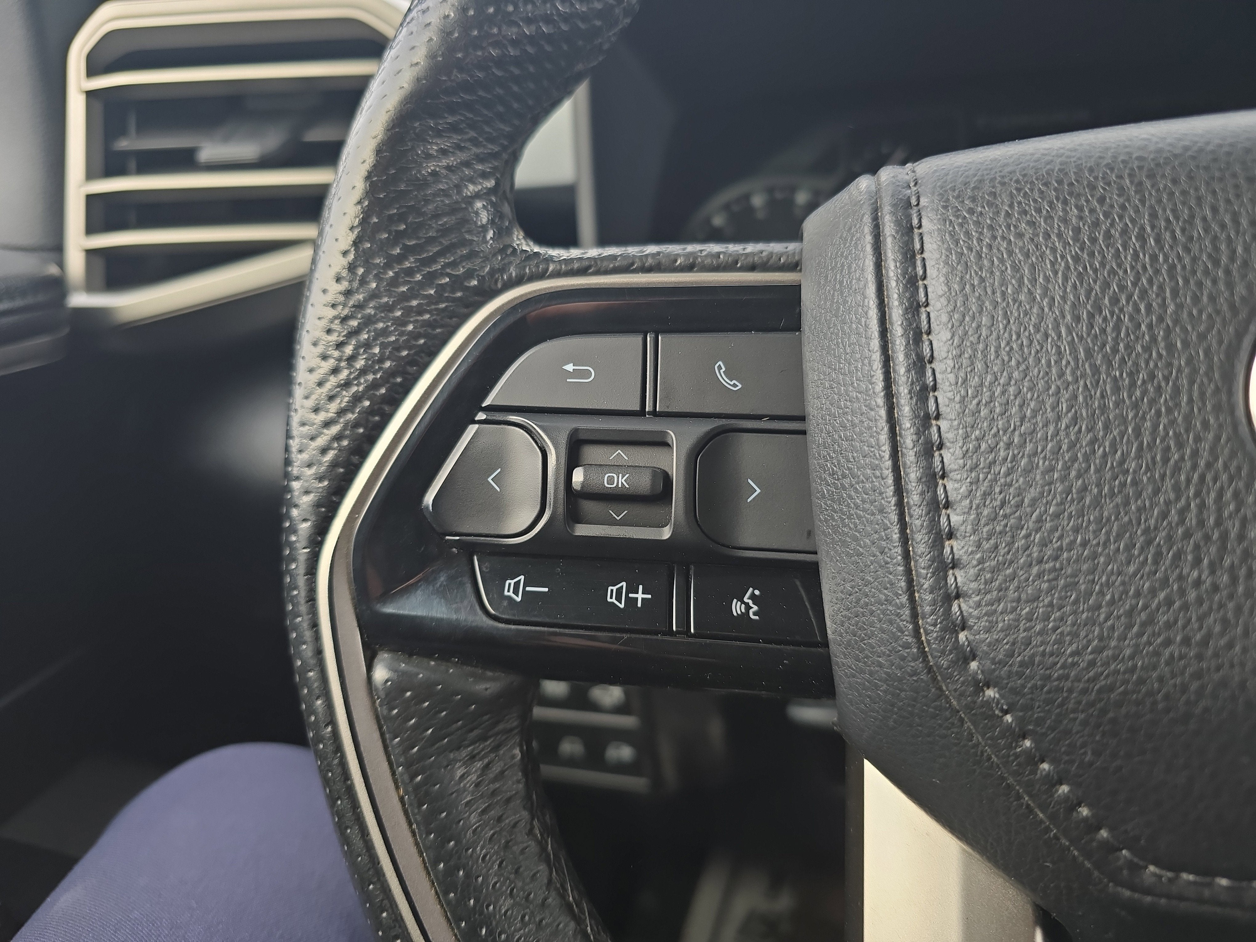 2023 Toyota Tundra 4WD SR5