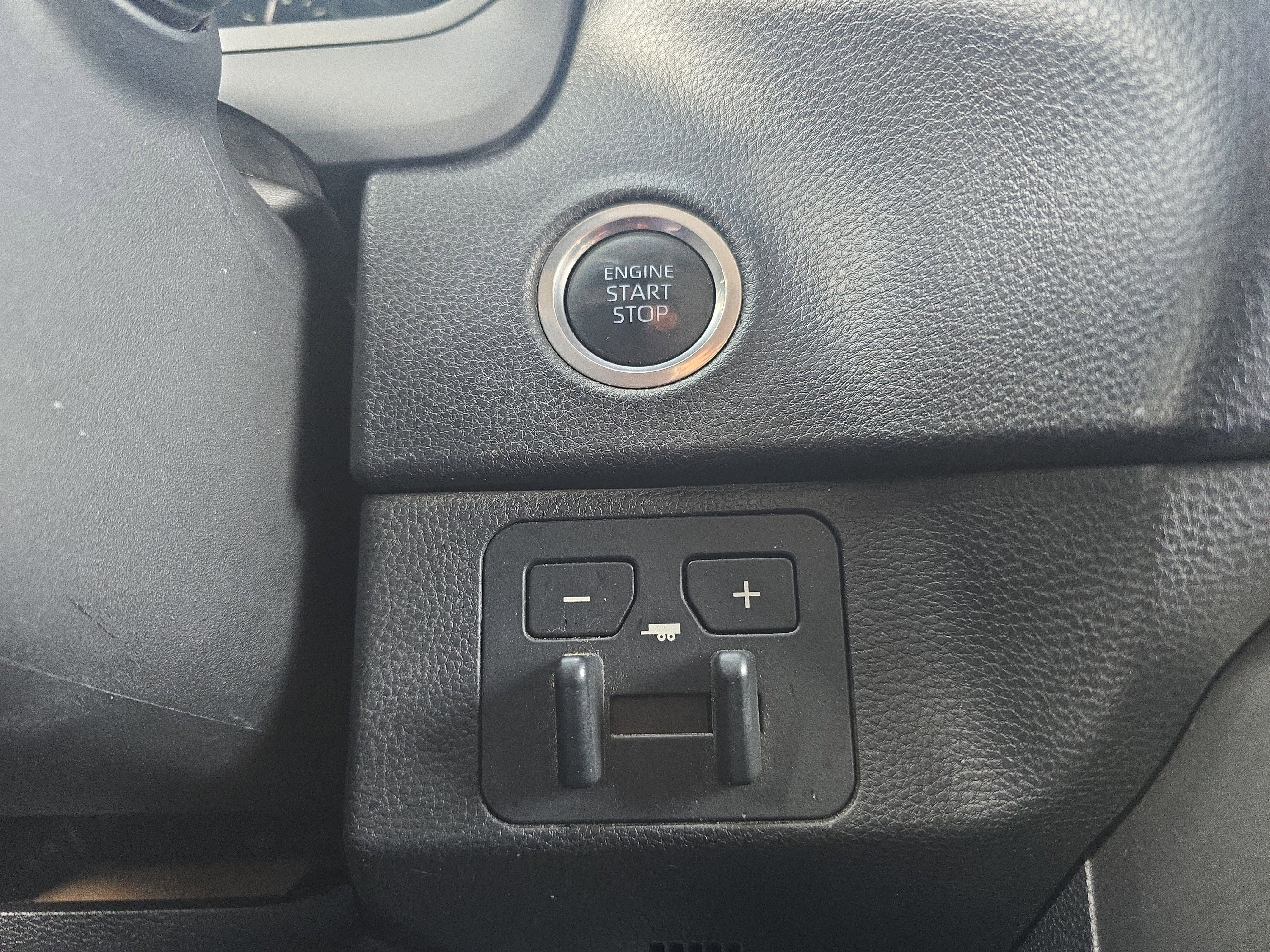 2023 Toyota Tundra 4WD SR5