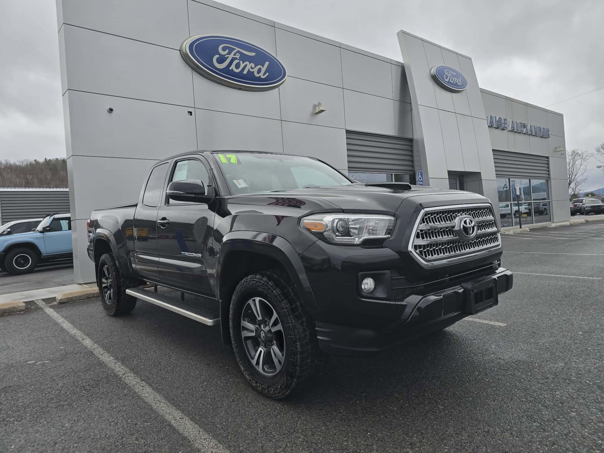 2017 Toyota Tacoma TRD Sport