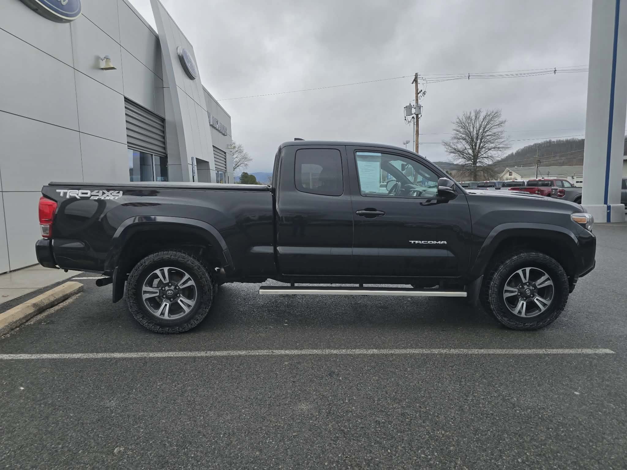 2017 Toyota Tacoma TRD Sport