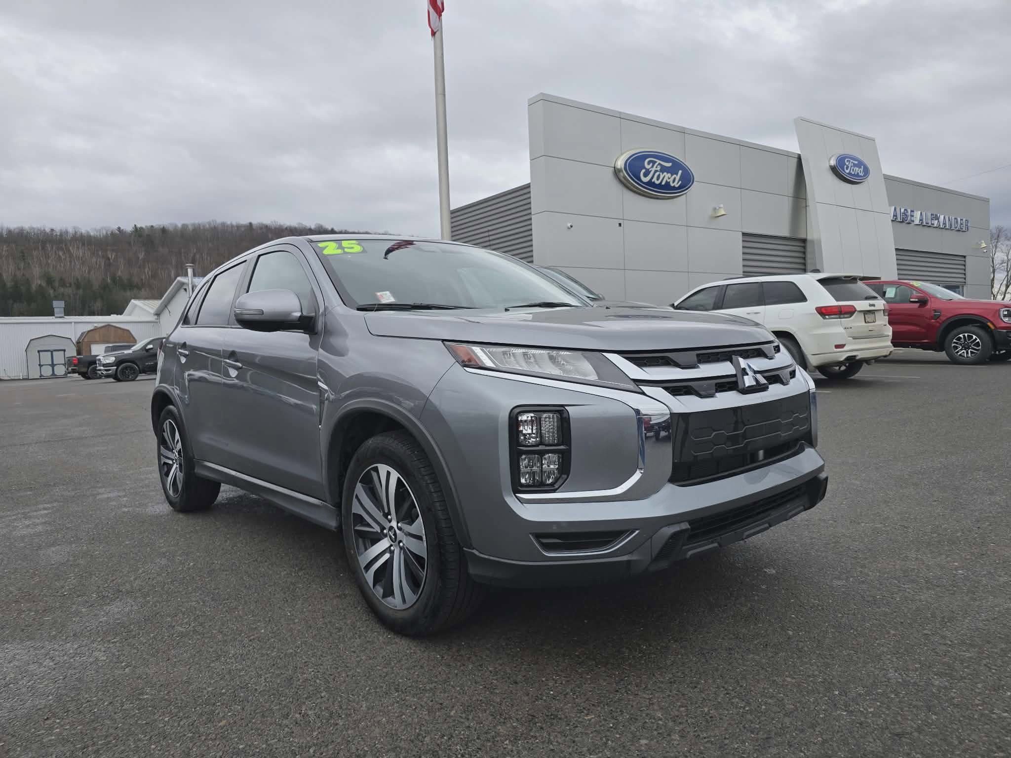 2025 Mitsubishi Outlander Sport SE