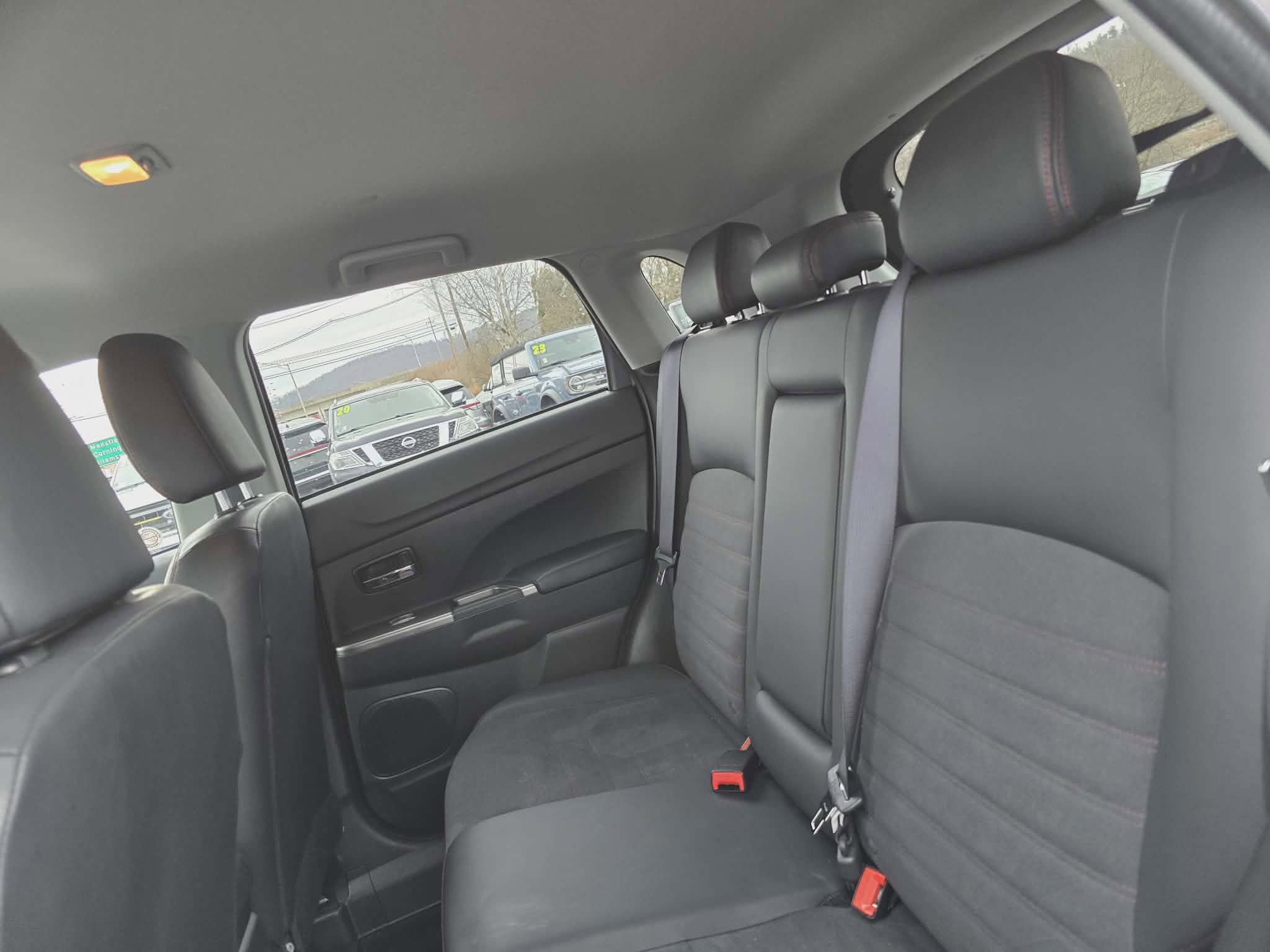 2025 Mitsubishi Outlander Sport SE