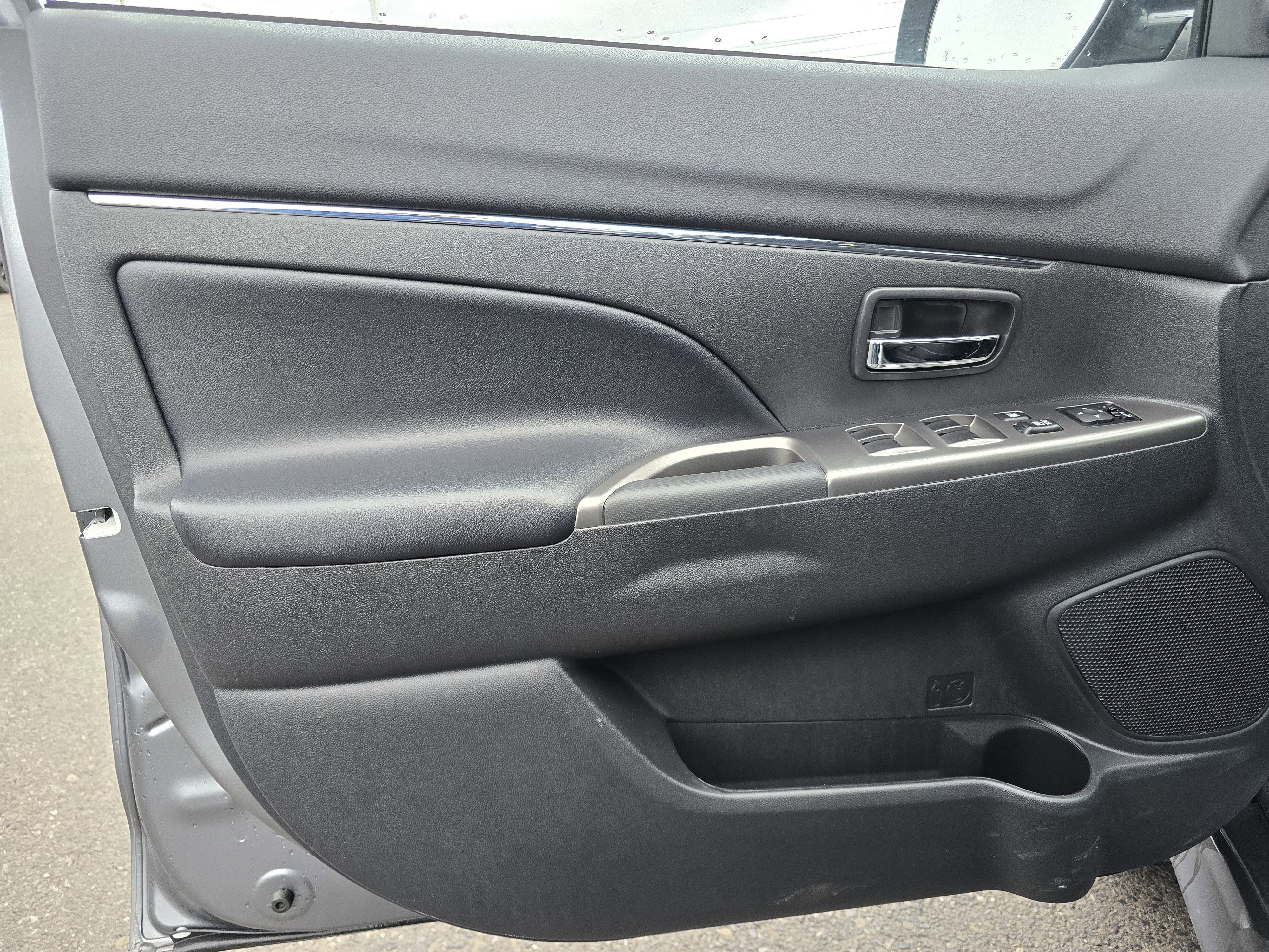 2025 Mitsubishi Outlander Sport SE