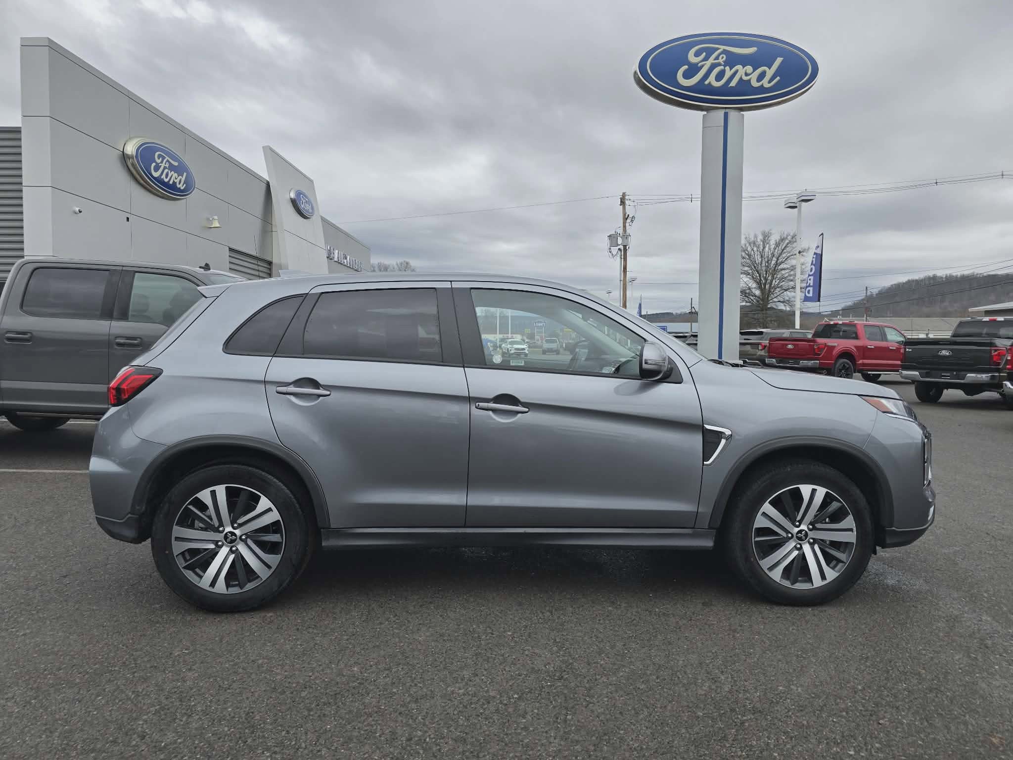 2025 Mitsubishi Outlander Sport SE