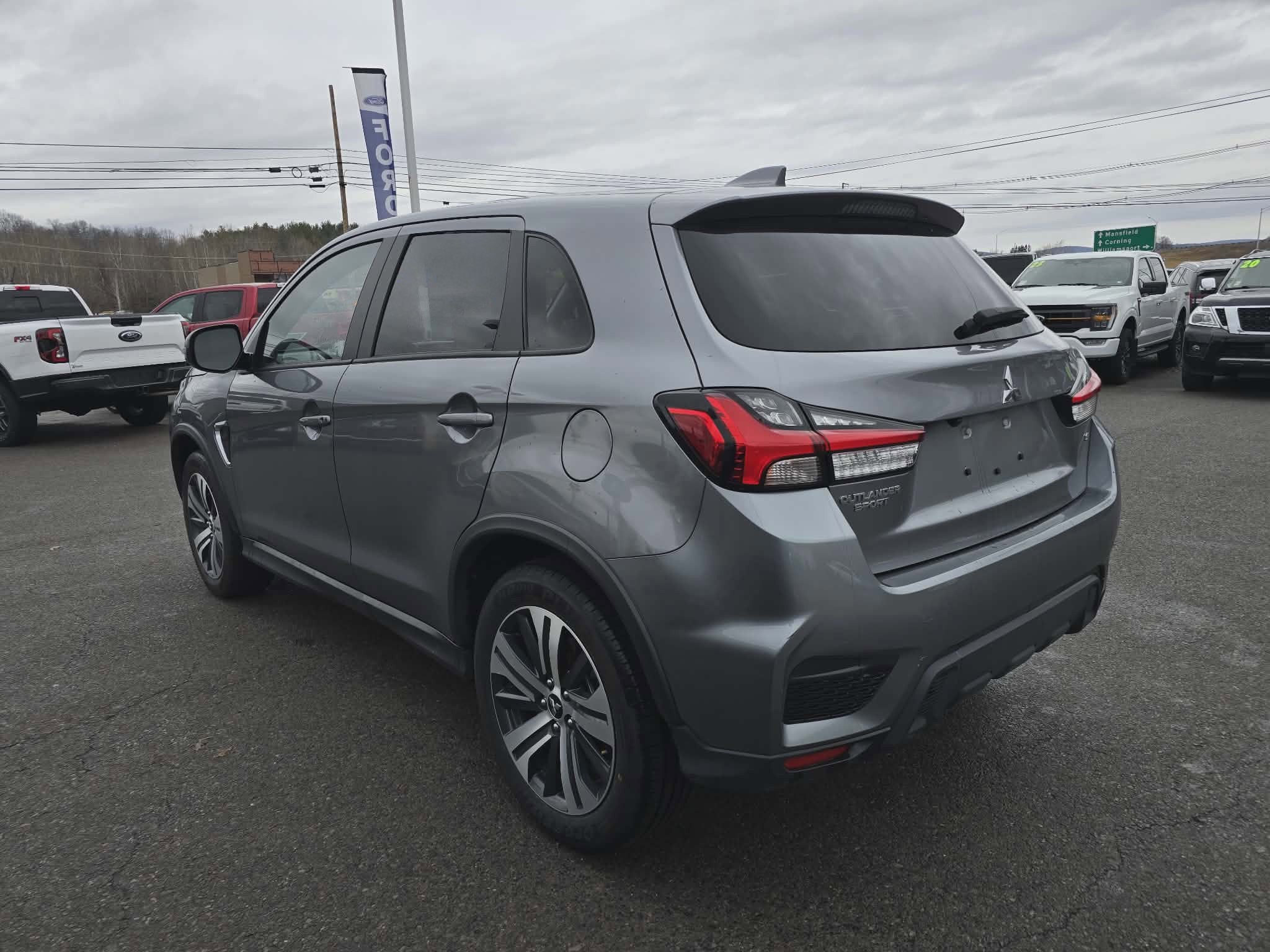 2025 Mitsubishi Outlander Sport SE