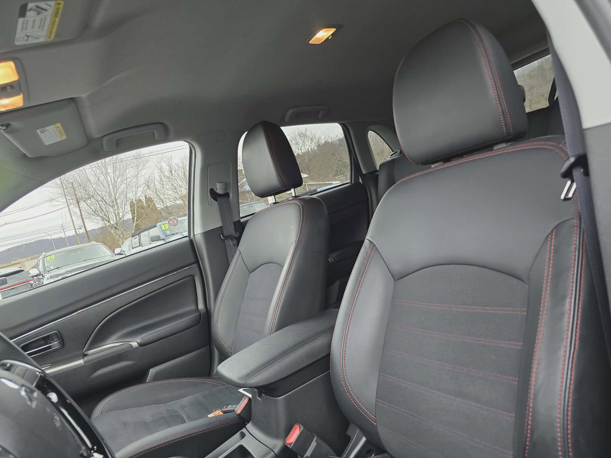 2025 Mitsubishi Outlander Sport SE