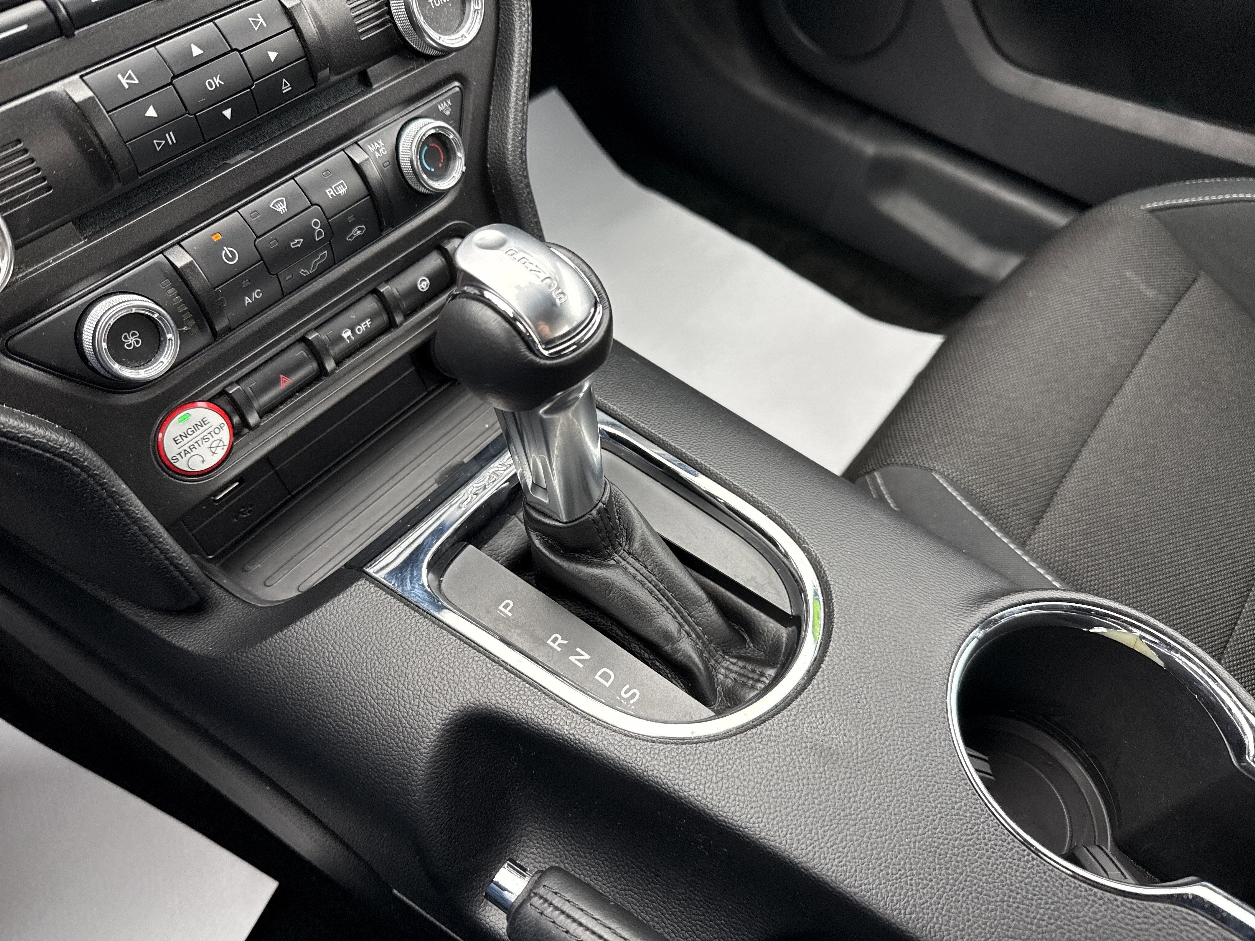 2016 Ford Mustang V6