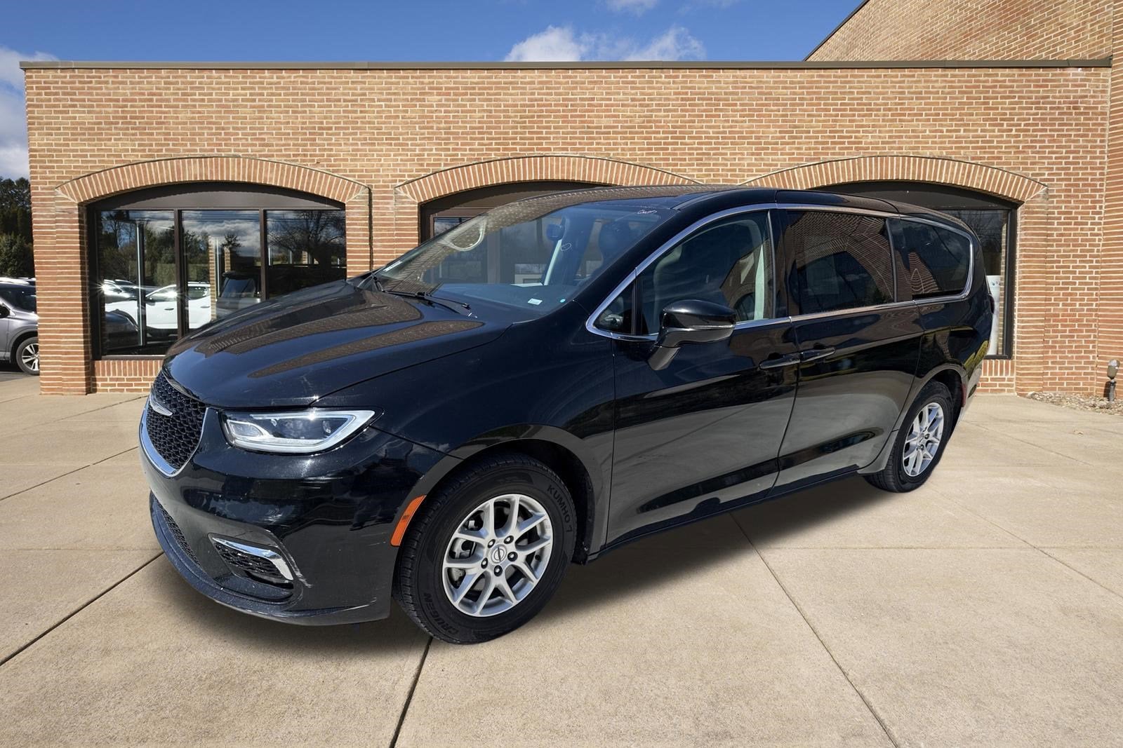 2024 Chrysler Pacifica Touring L