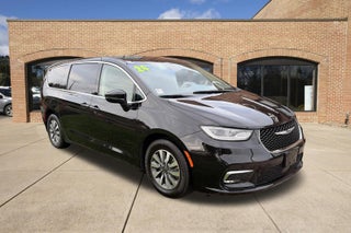 2024 Chrysler Pacifica Hybrid Select
