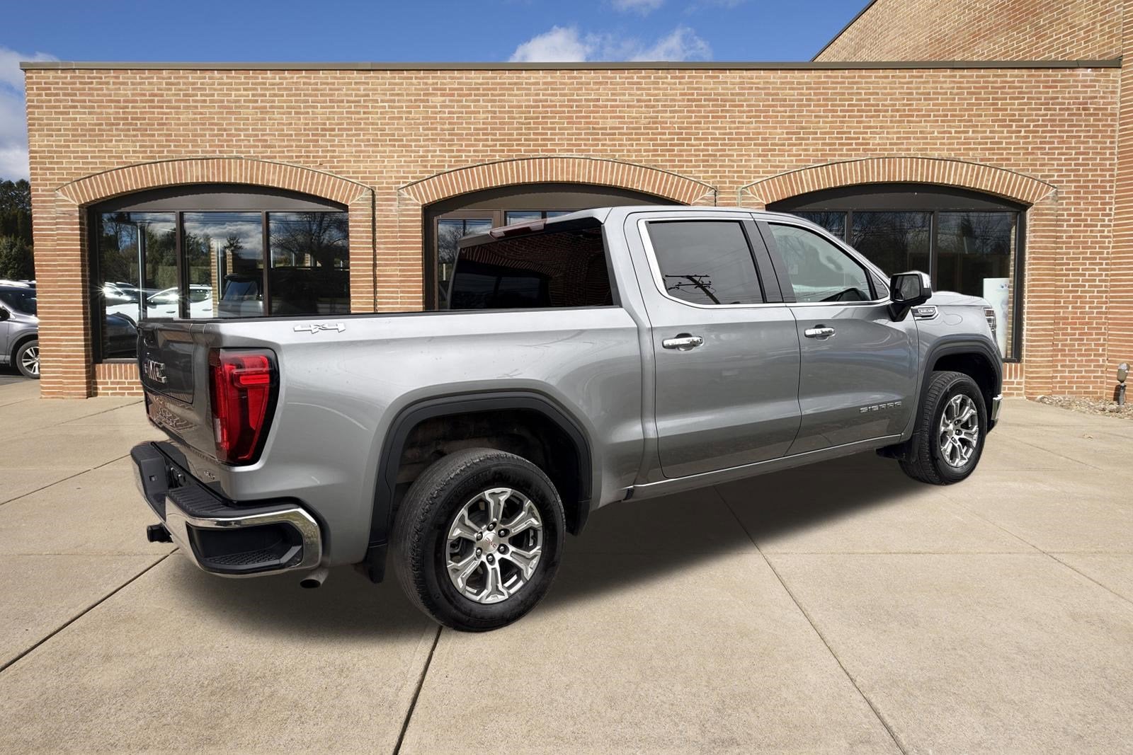 2025 GMC Sierra 1500 SLT
