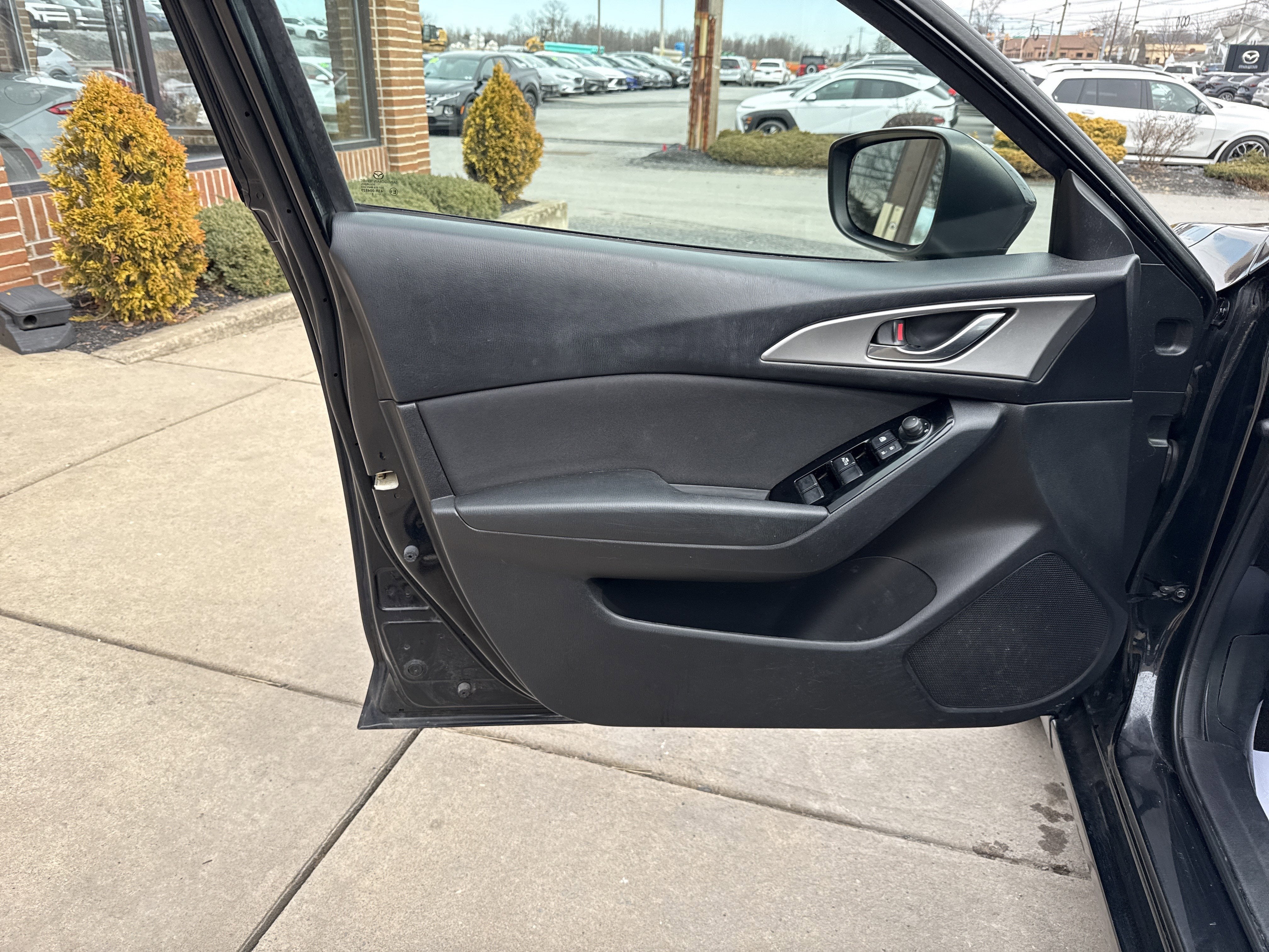 2018 Mazda Mazda3 4-Door Sport