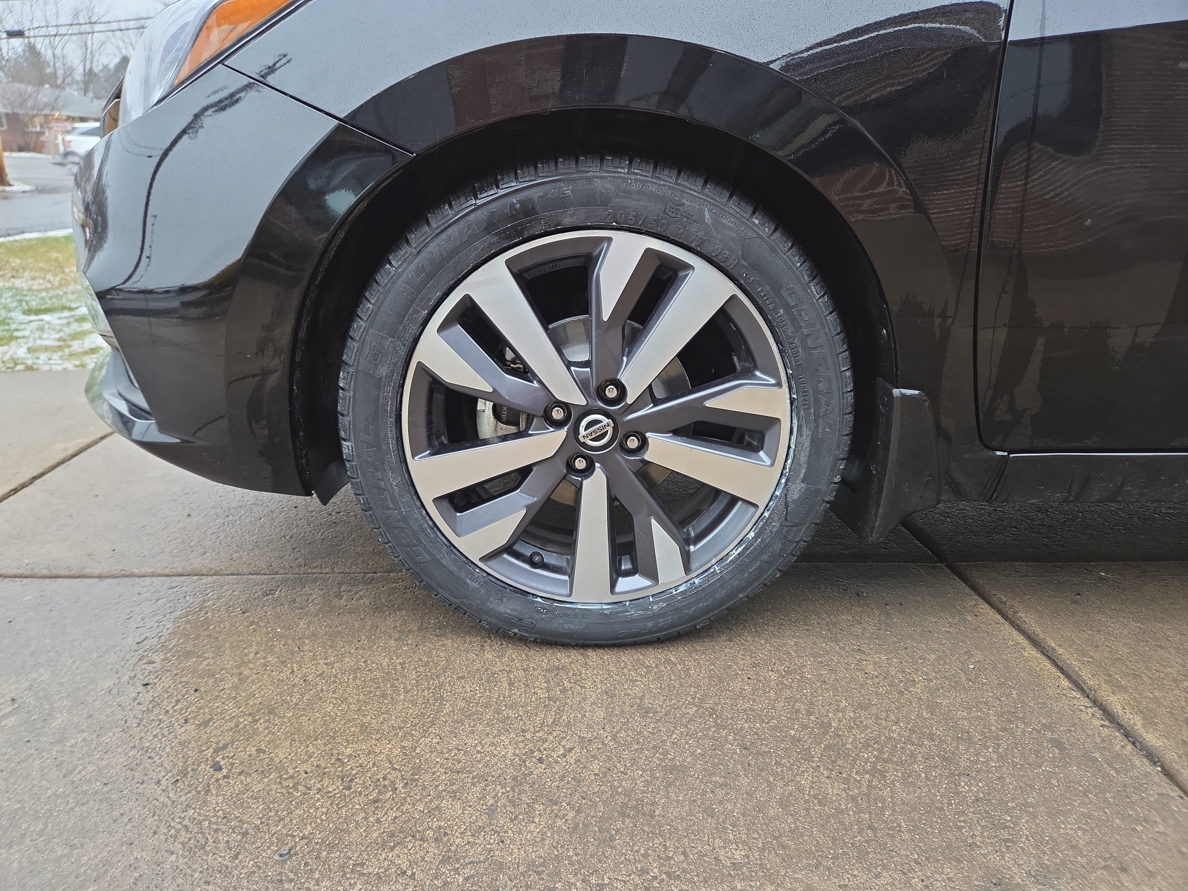 2021 Nissan Versa SR