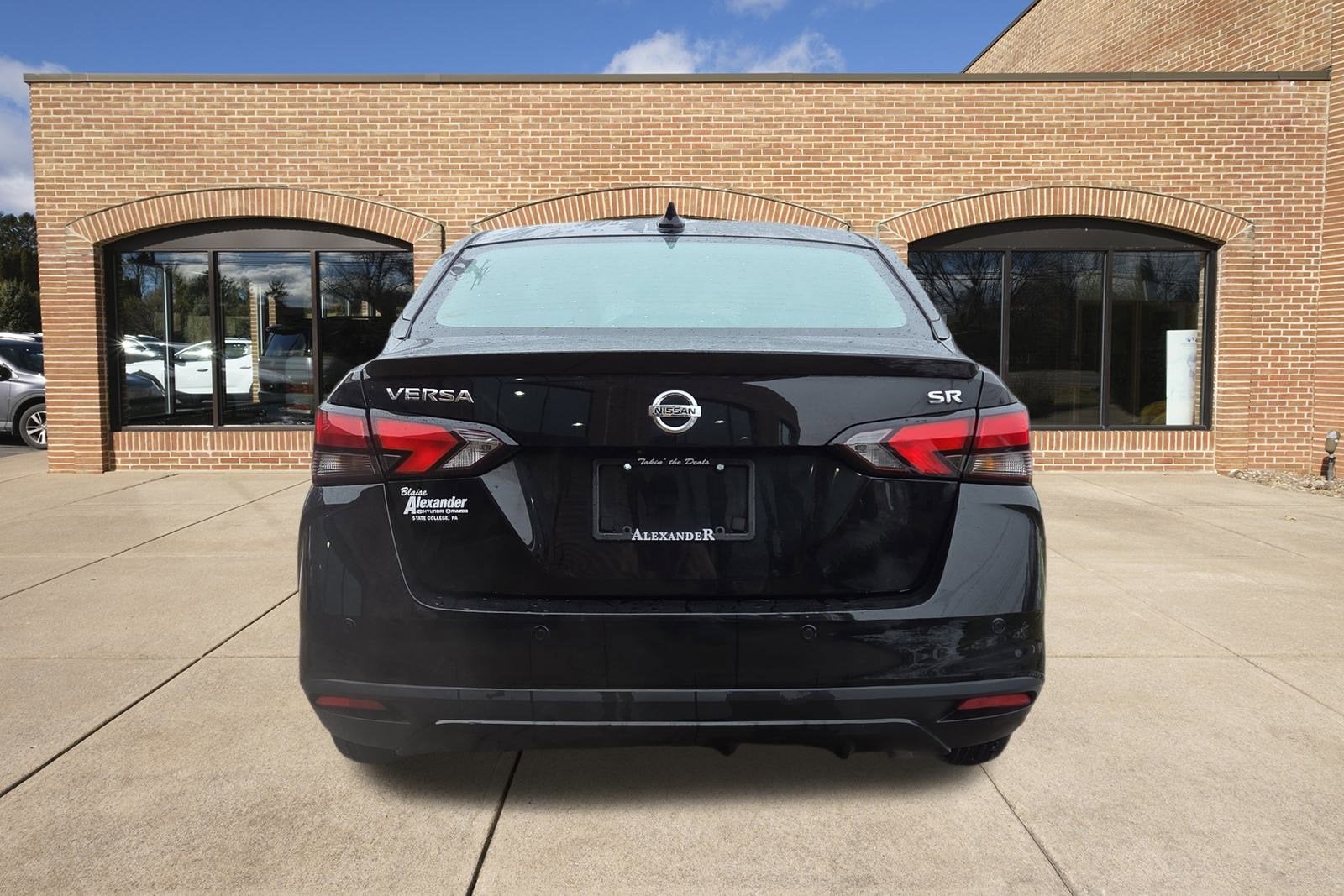 2021 Nissan Versa SR