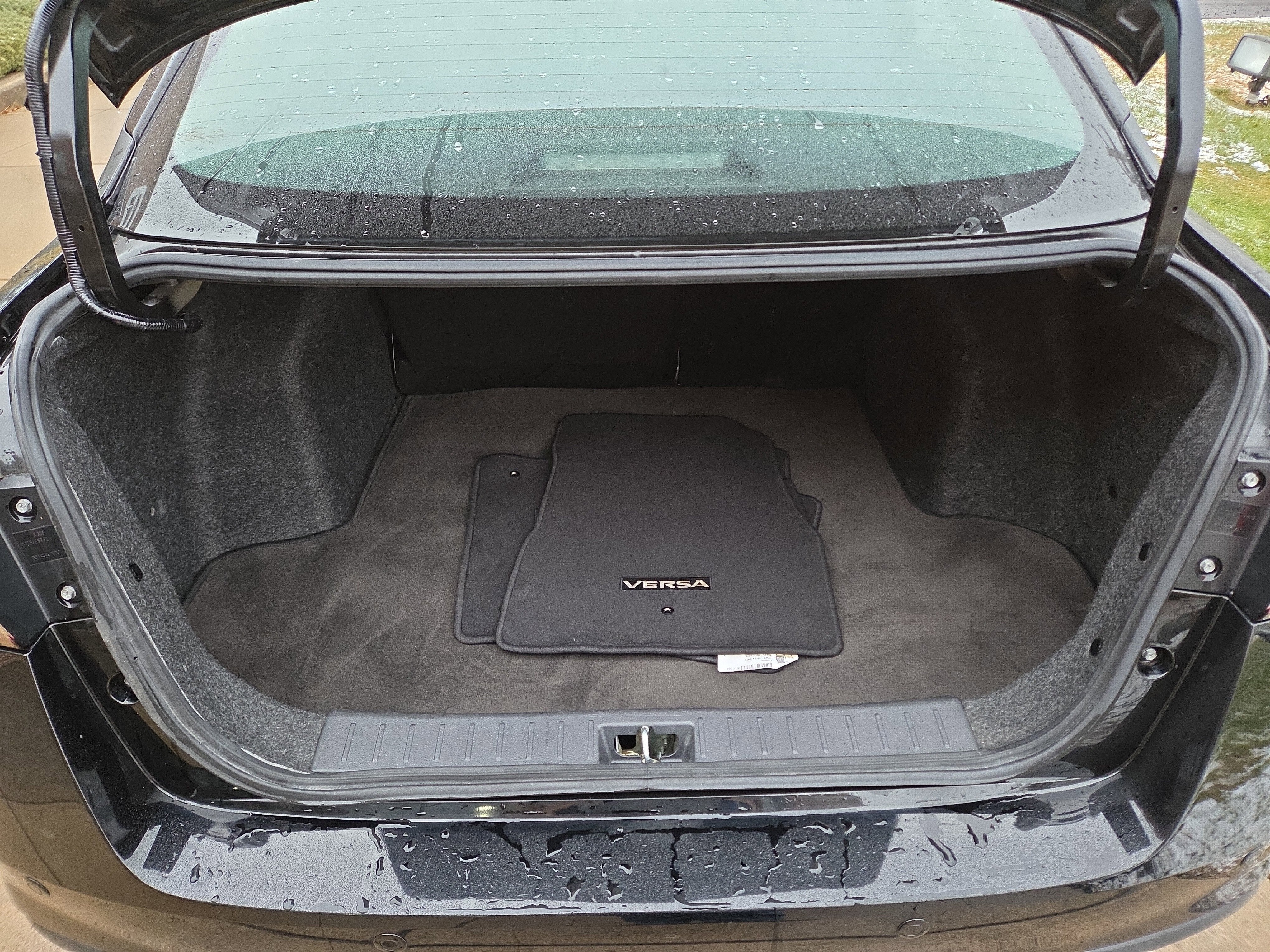 2021 Nissan Versa SR