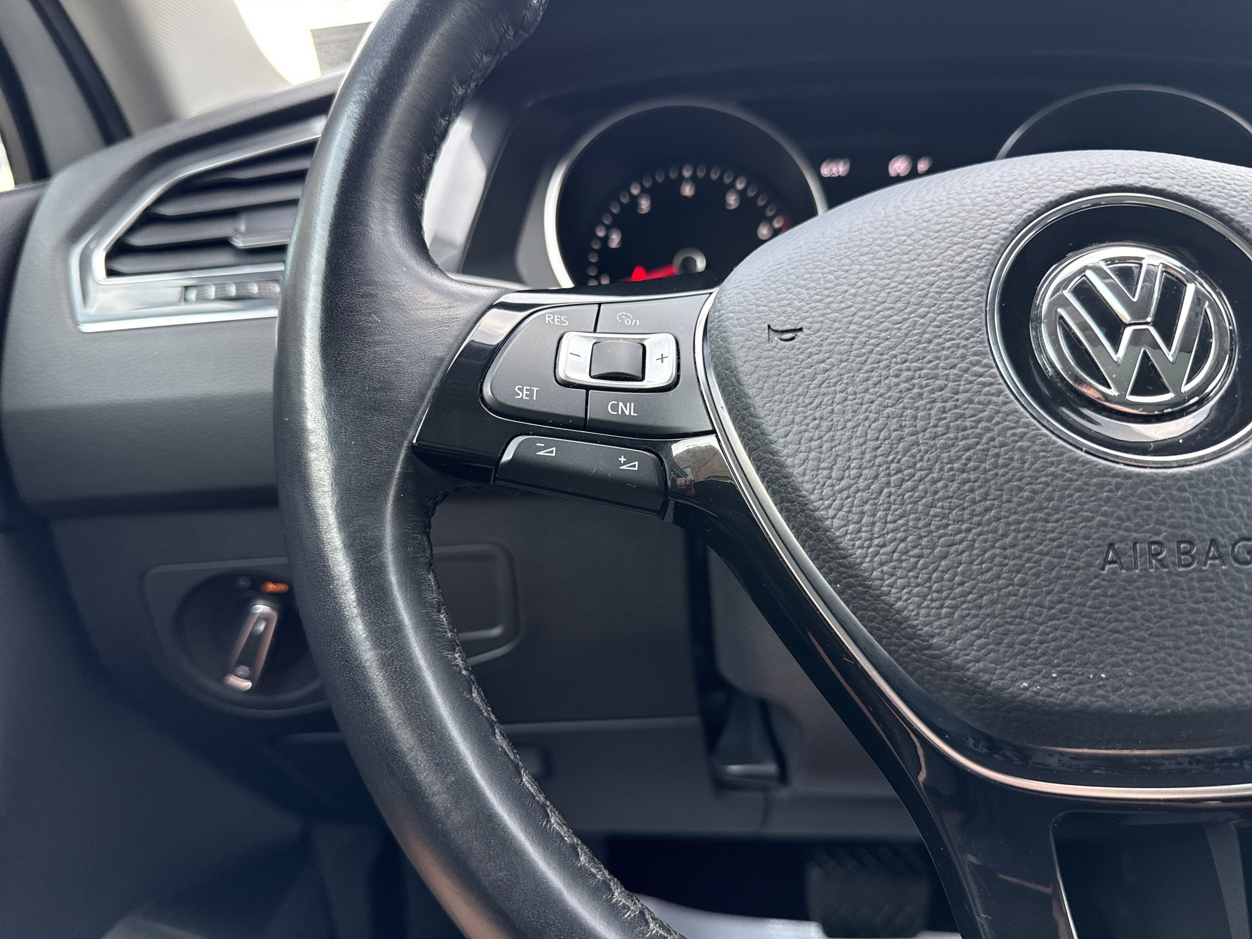 2018 Volkswagen Tiguan SE