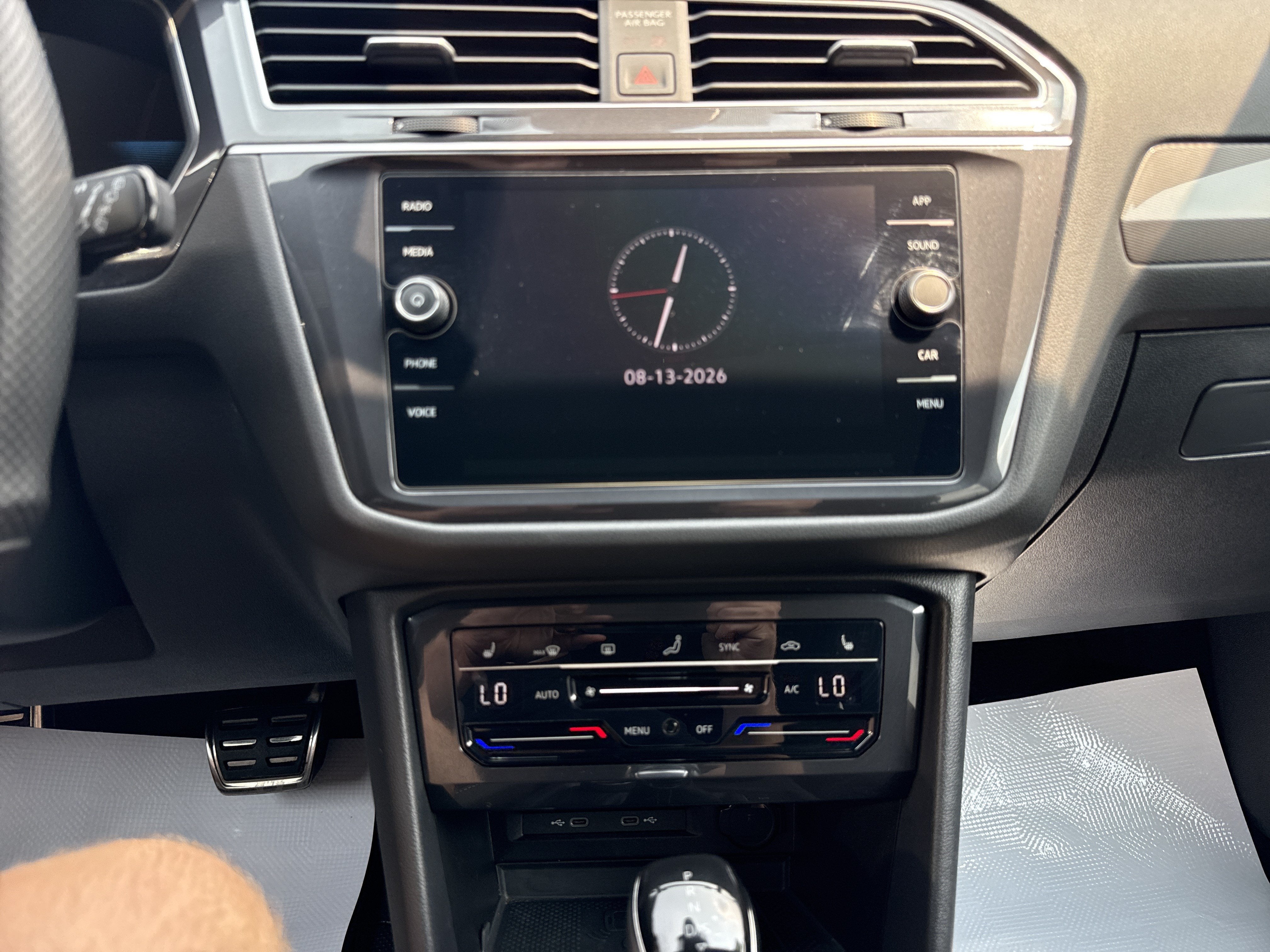 2024 Volkswagen Tiguan SE R-Line Black