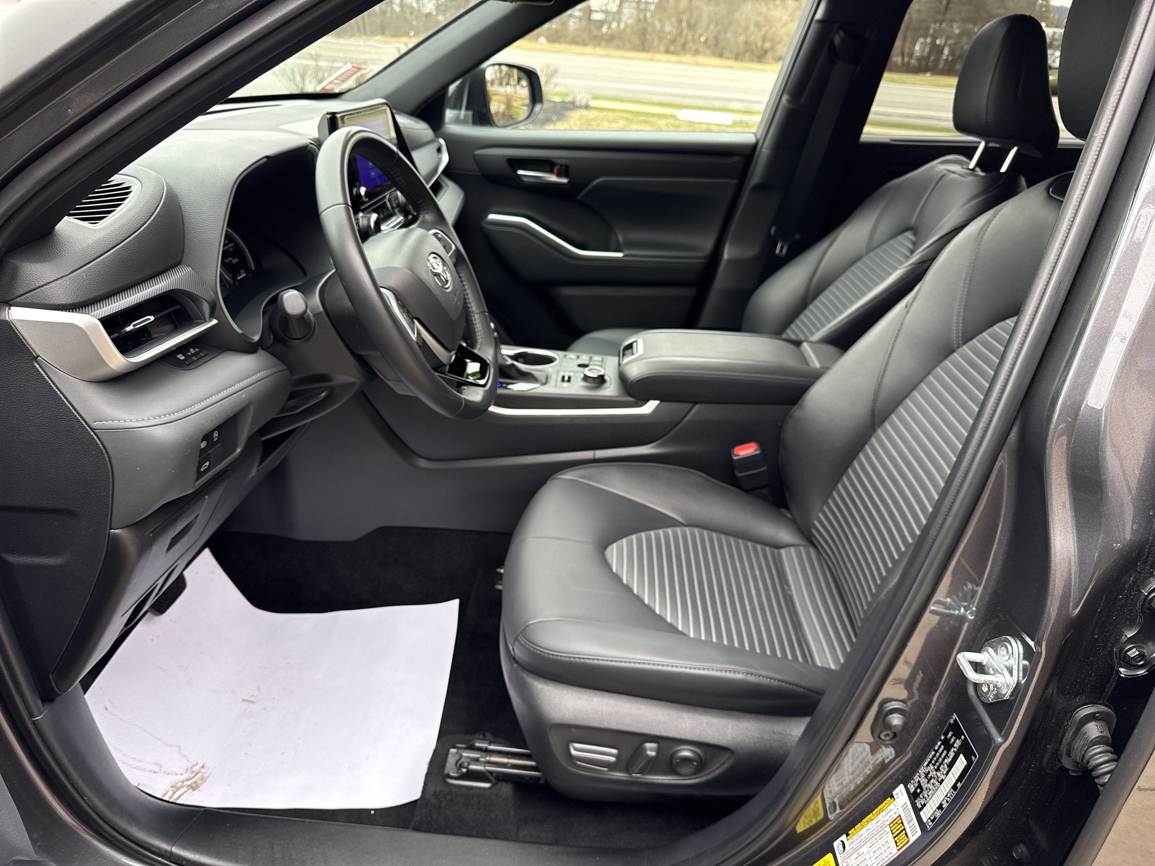 2025 Toyota Highlander XSE