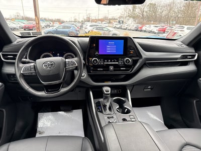 2025 Toyota Highlander XSE